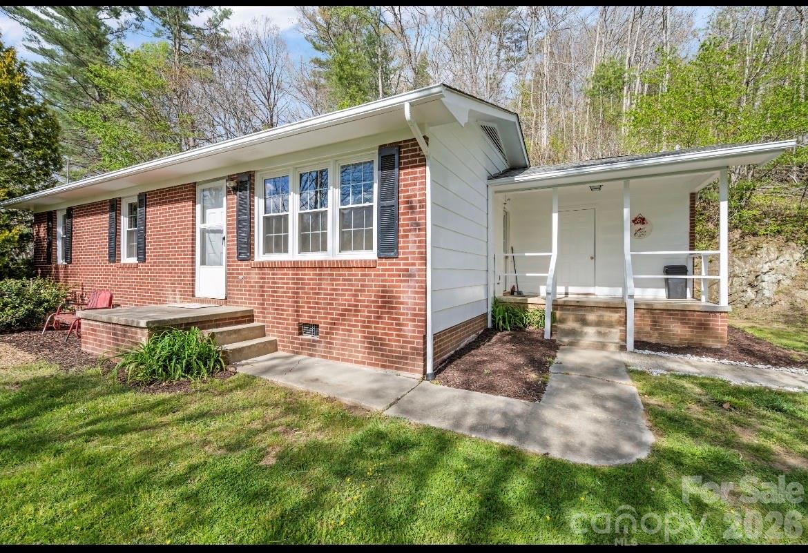 121 Dale Earnhardt Drive Property Photo 1