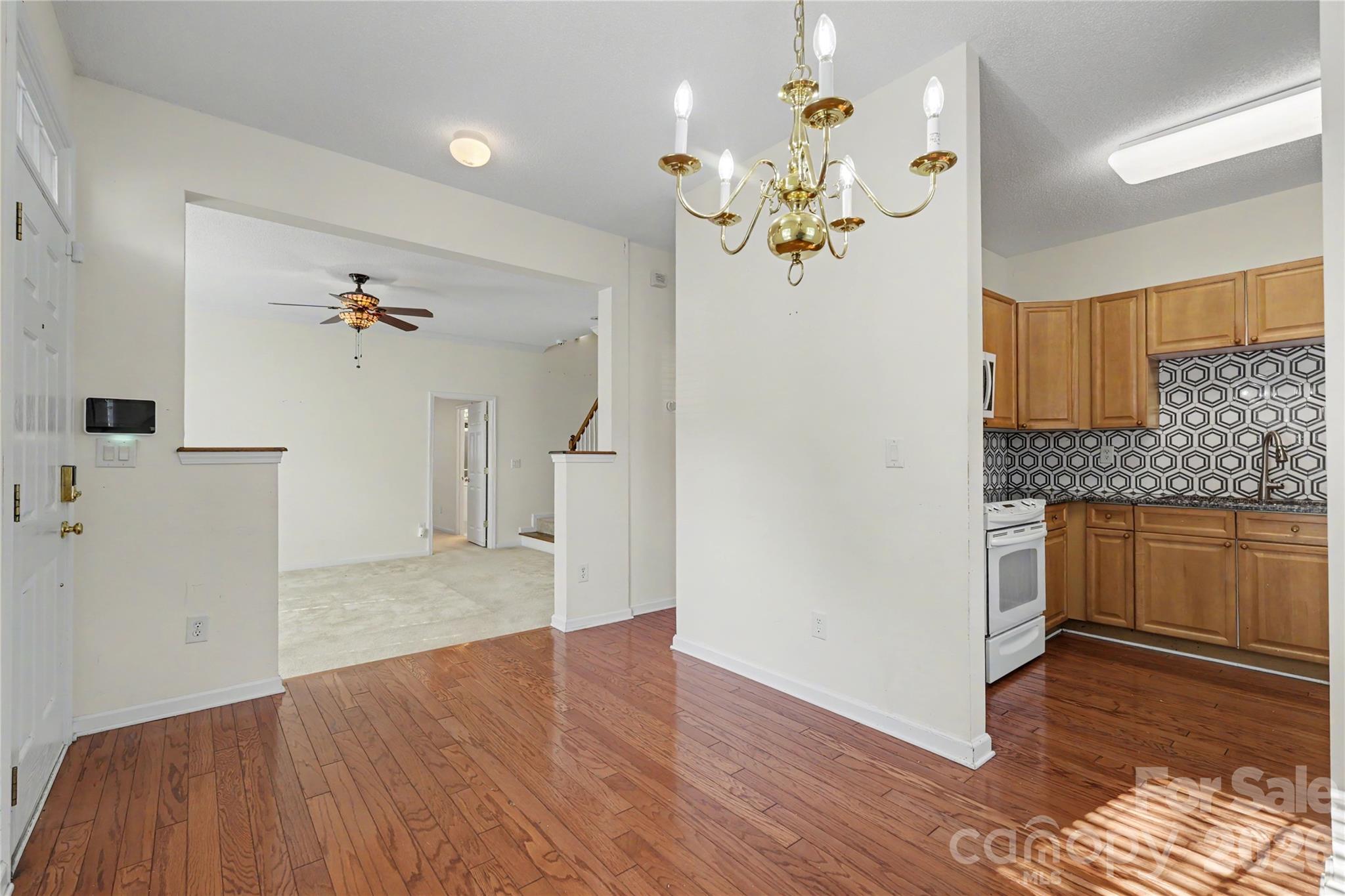 11431 Savannah Creek Drive Property Photo 8