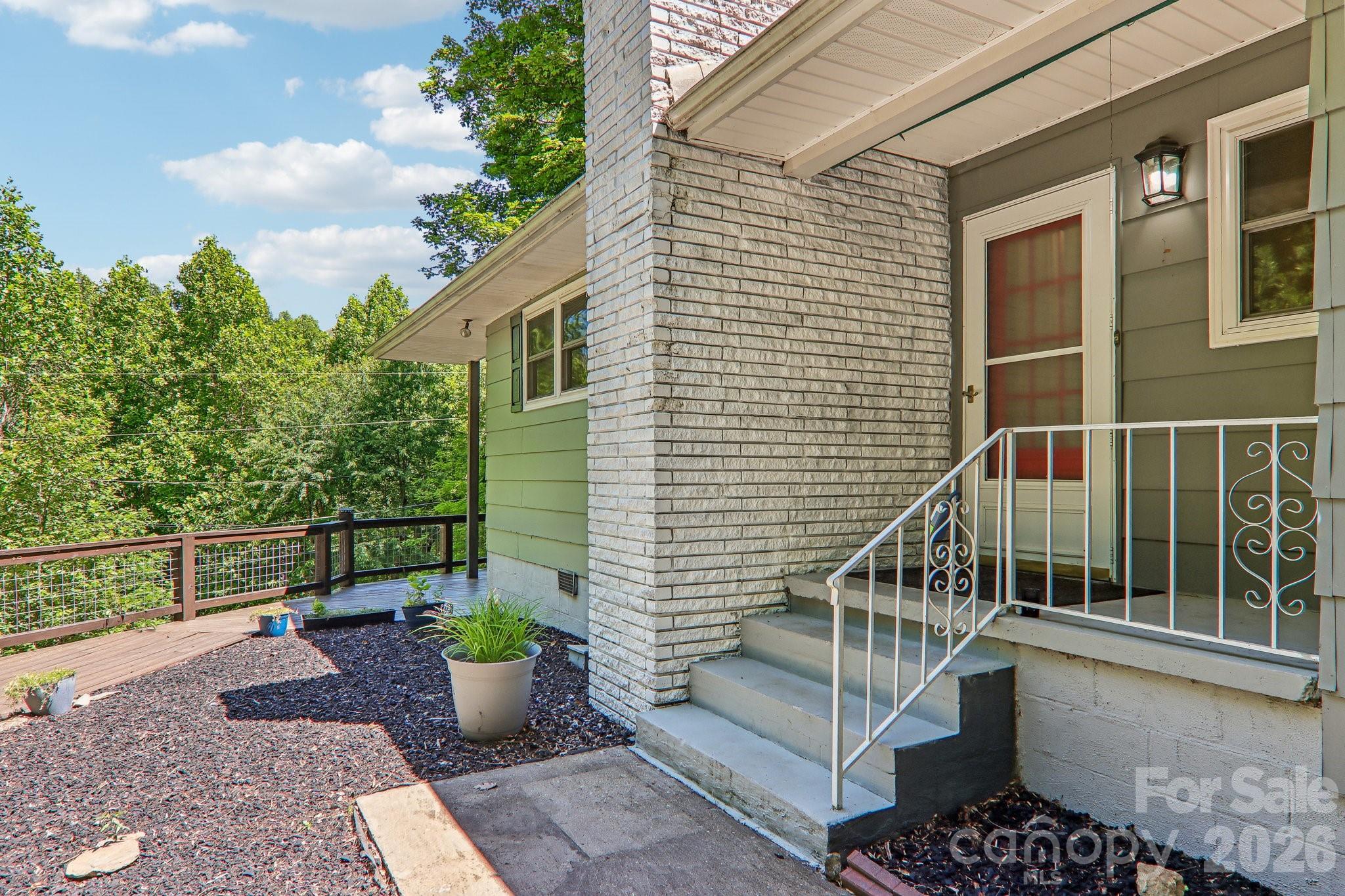 224 Highlands Loop Property Photo 7