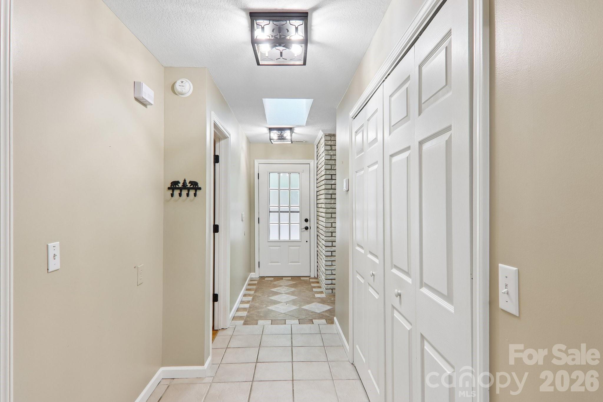 224 Highlands Loop Property Photo 8