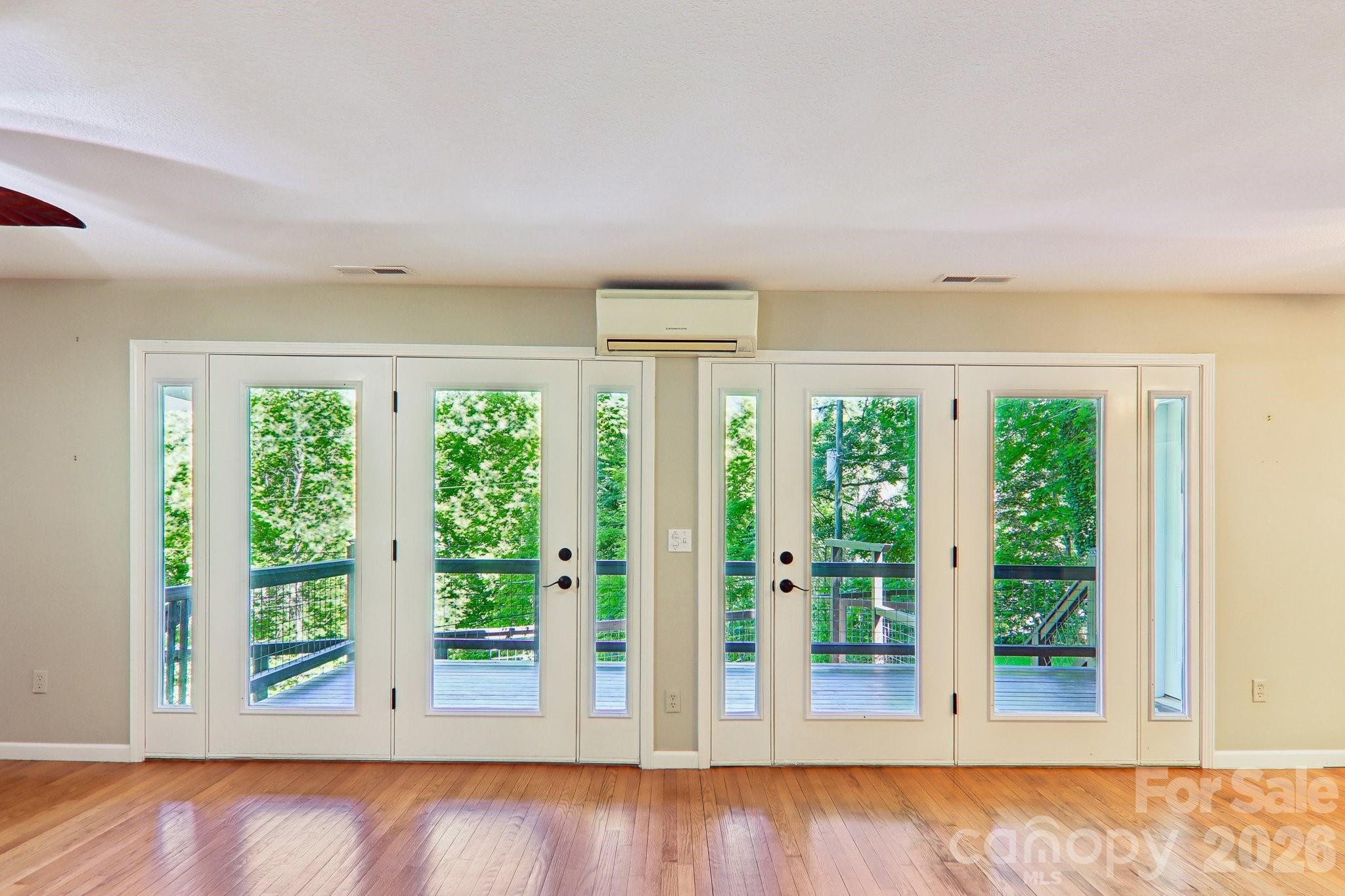 224 Highlands Loop Property Photo 14