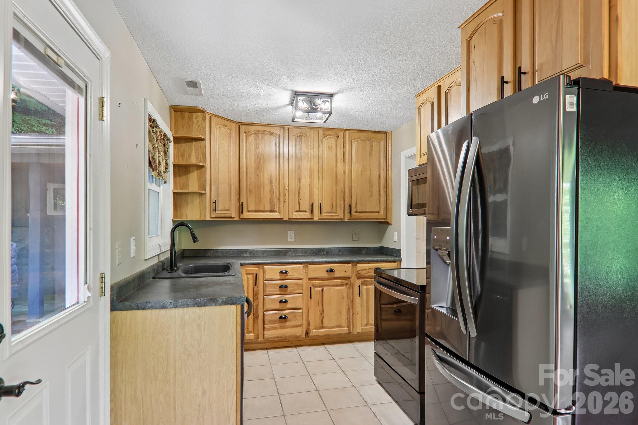 224 Highlands Loop Property Photo 15