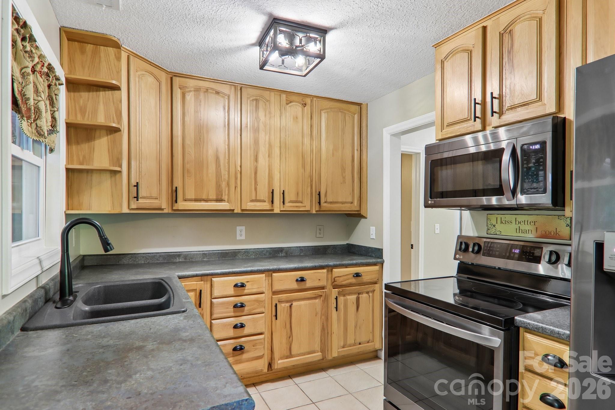 224 Highlands Loop Property Photo 16