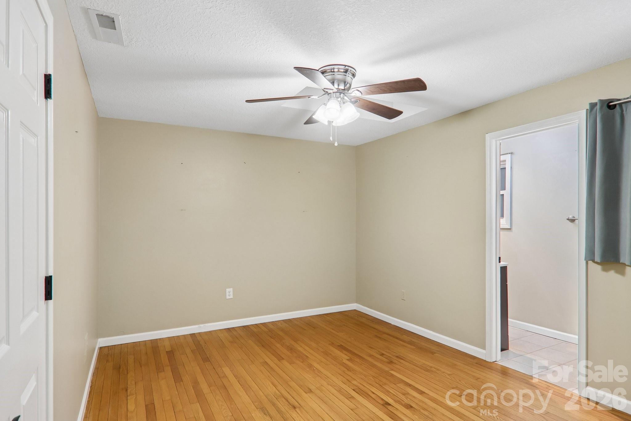 224 Highlands Loop Property Photo 20