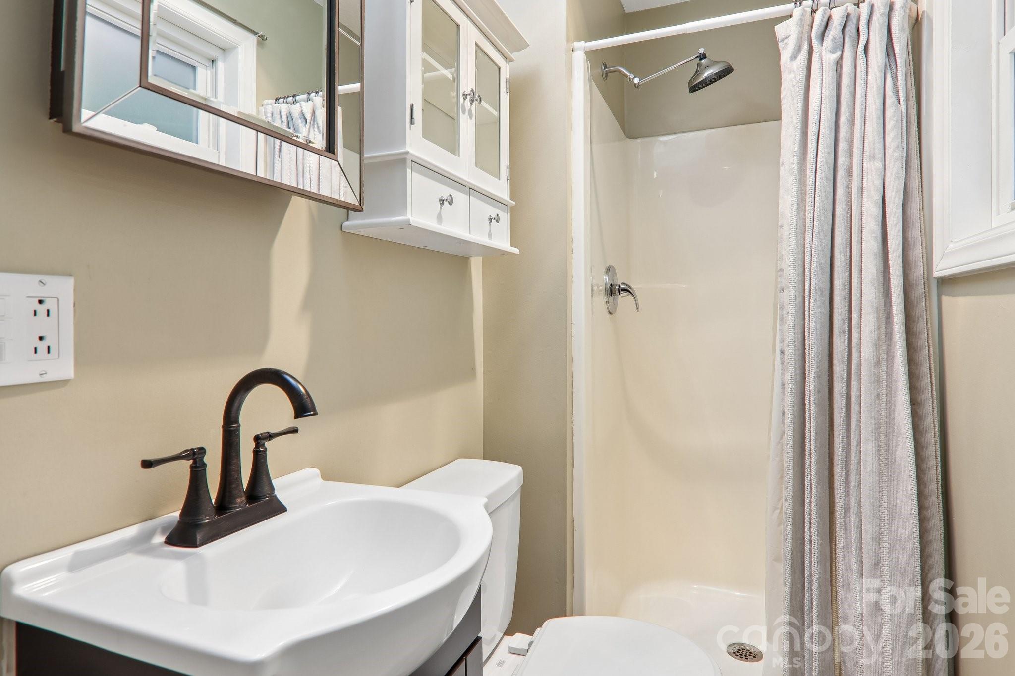 224 Highlands Loop Property Photo 23