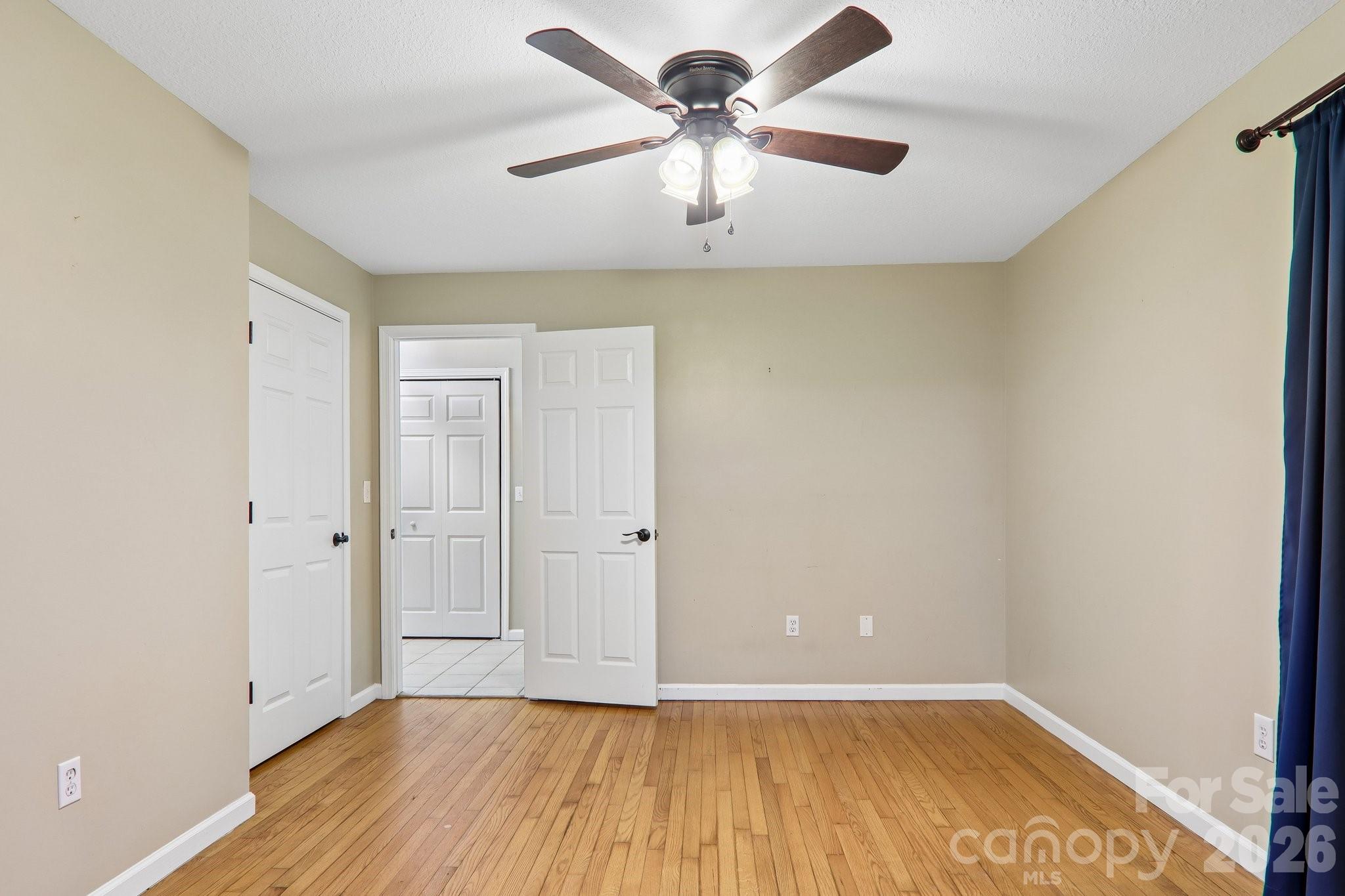 224 Highlands Loop Property Photo 26