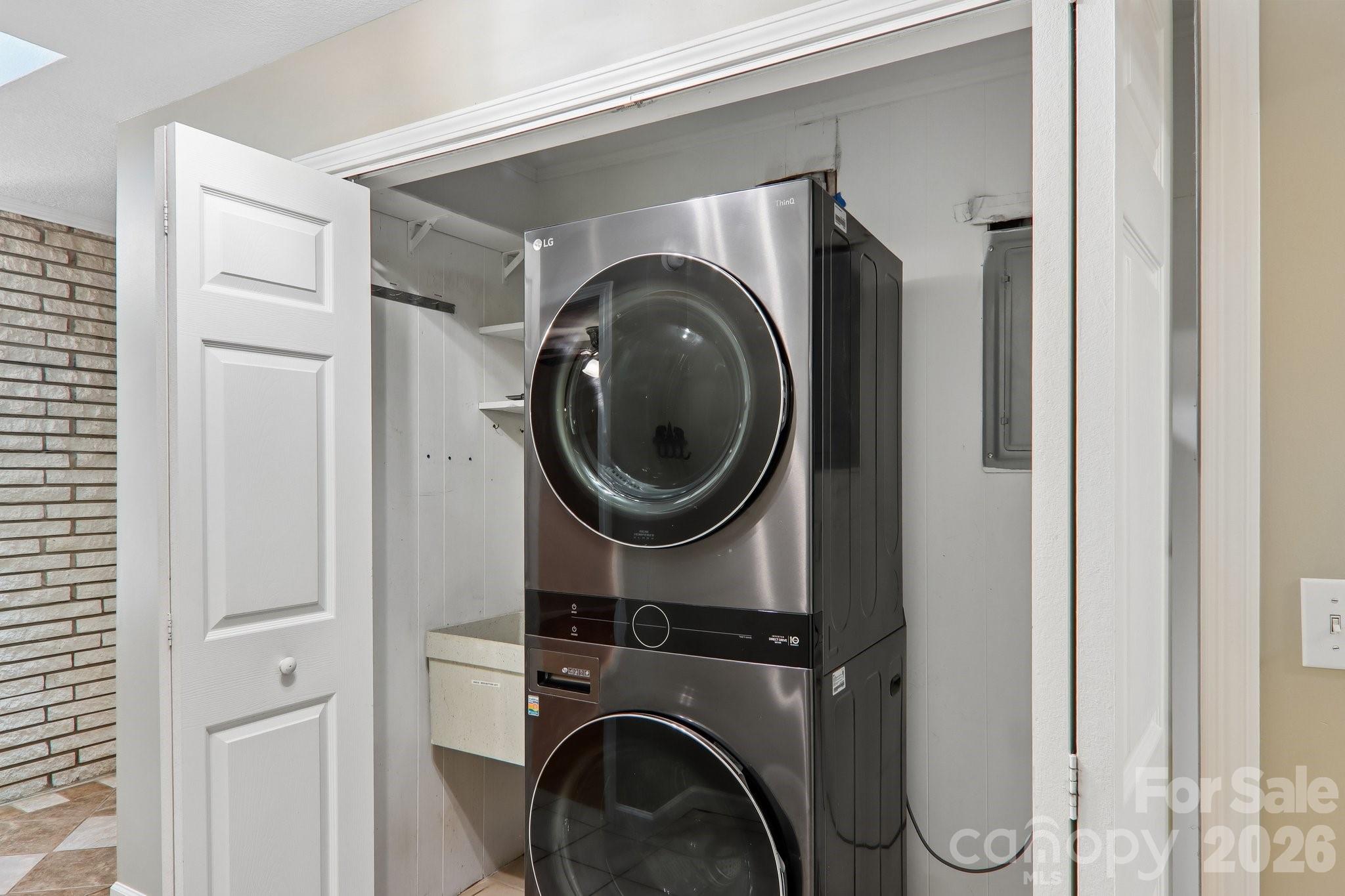 224 Highlands Loop Property Photo 31