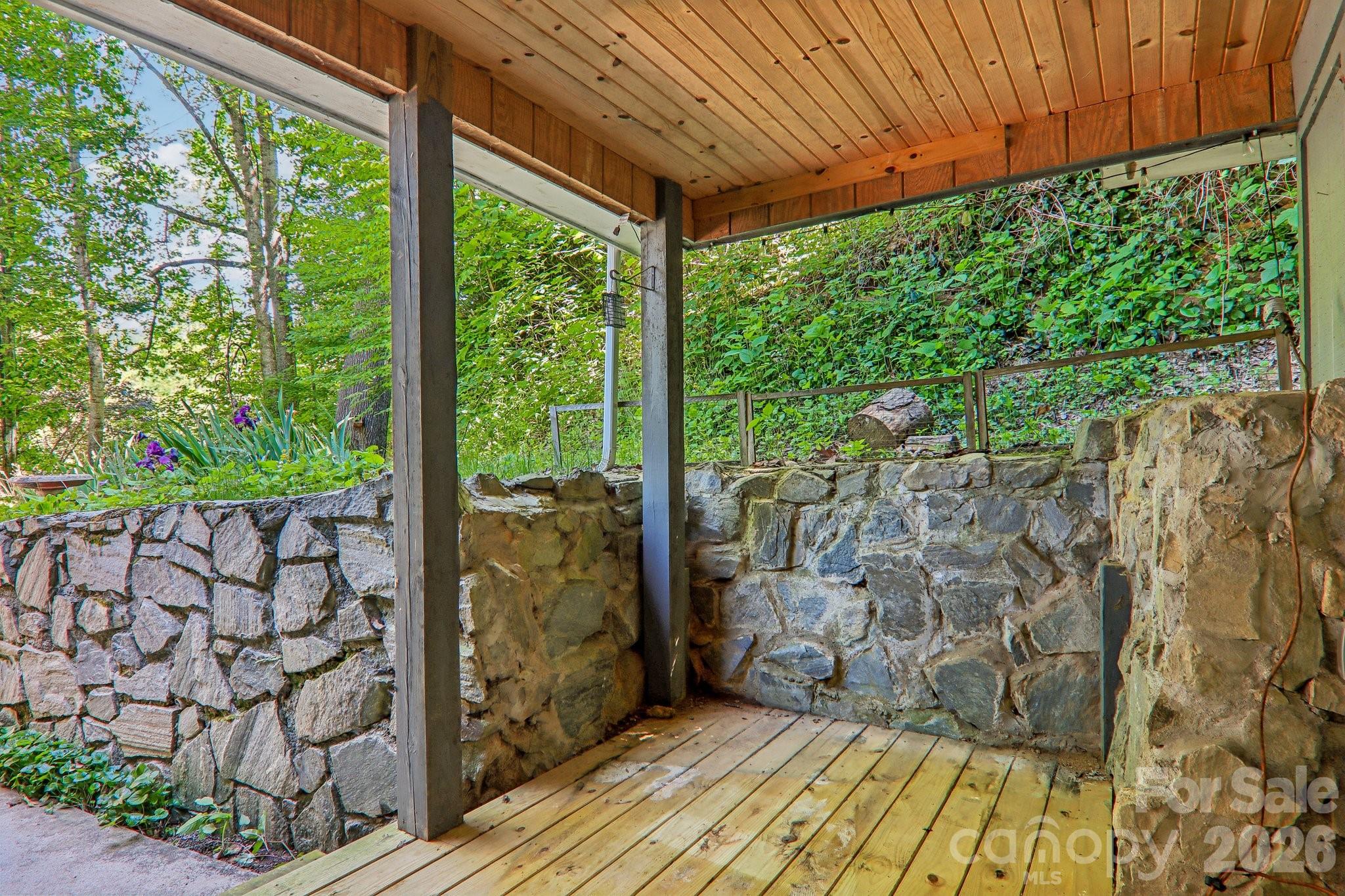 224 Highlands Loop Property Photo 34