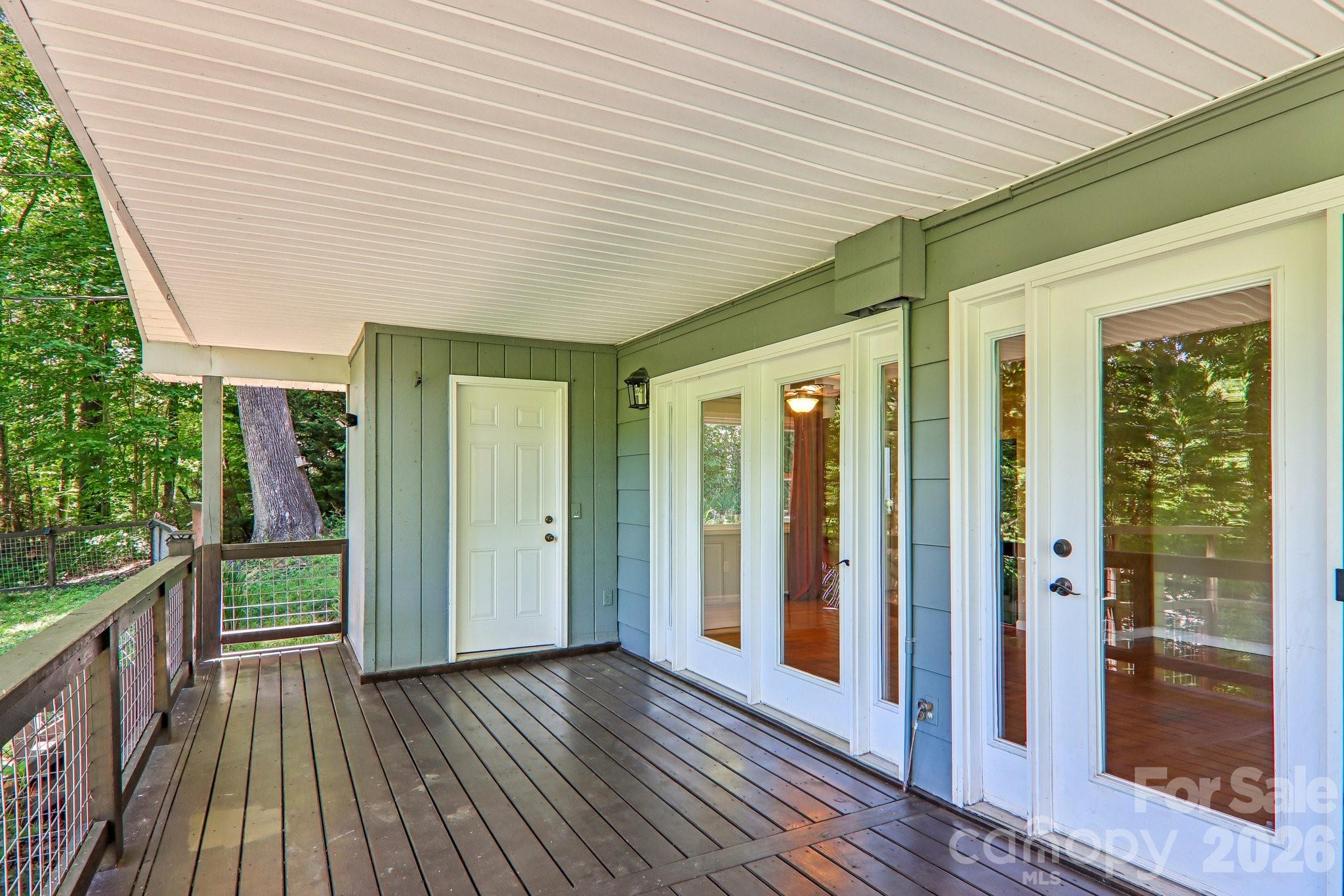 224 Highlands Loop Property Photo 38