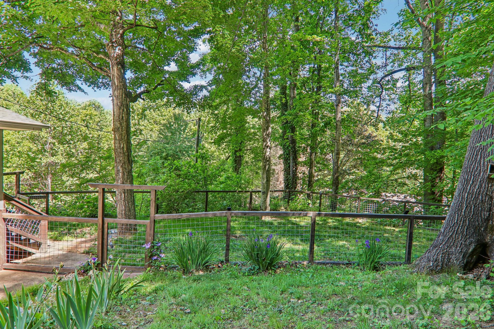 224 Highlands Loop Property Photo 42