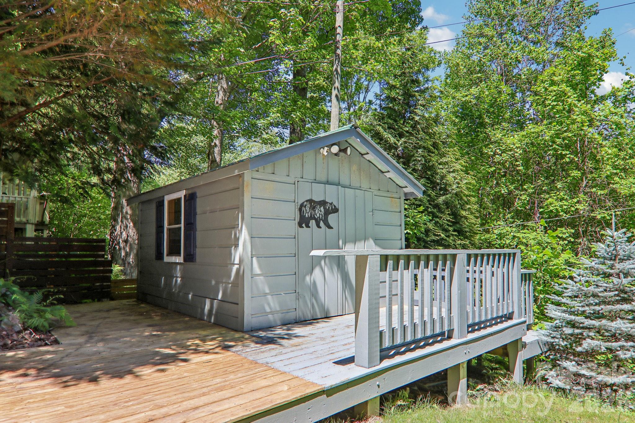 224 Highlands Loop Property Photo 46