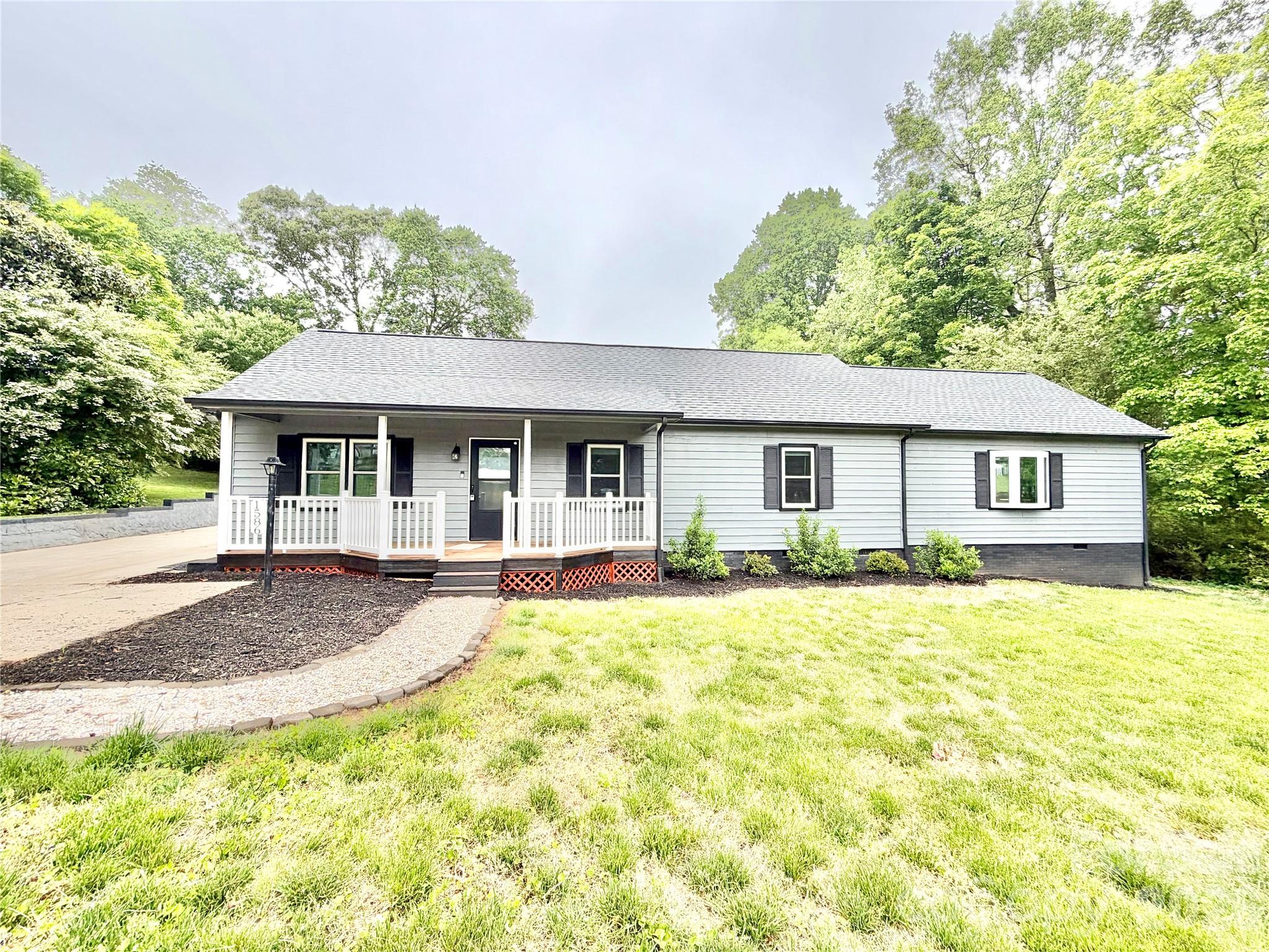 1586 Kenlane Drive Property Photo 1