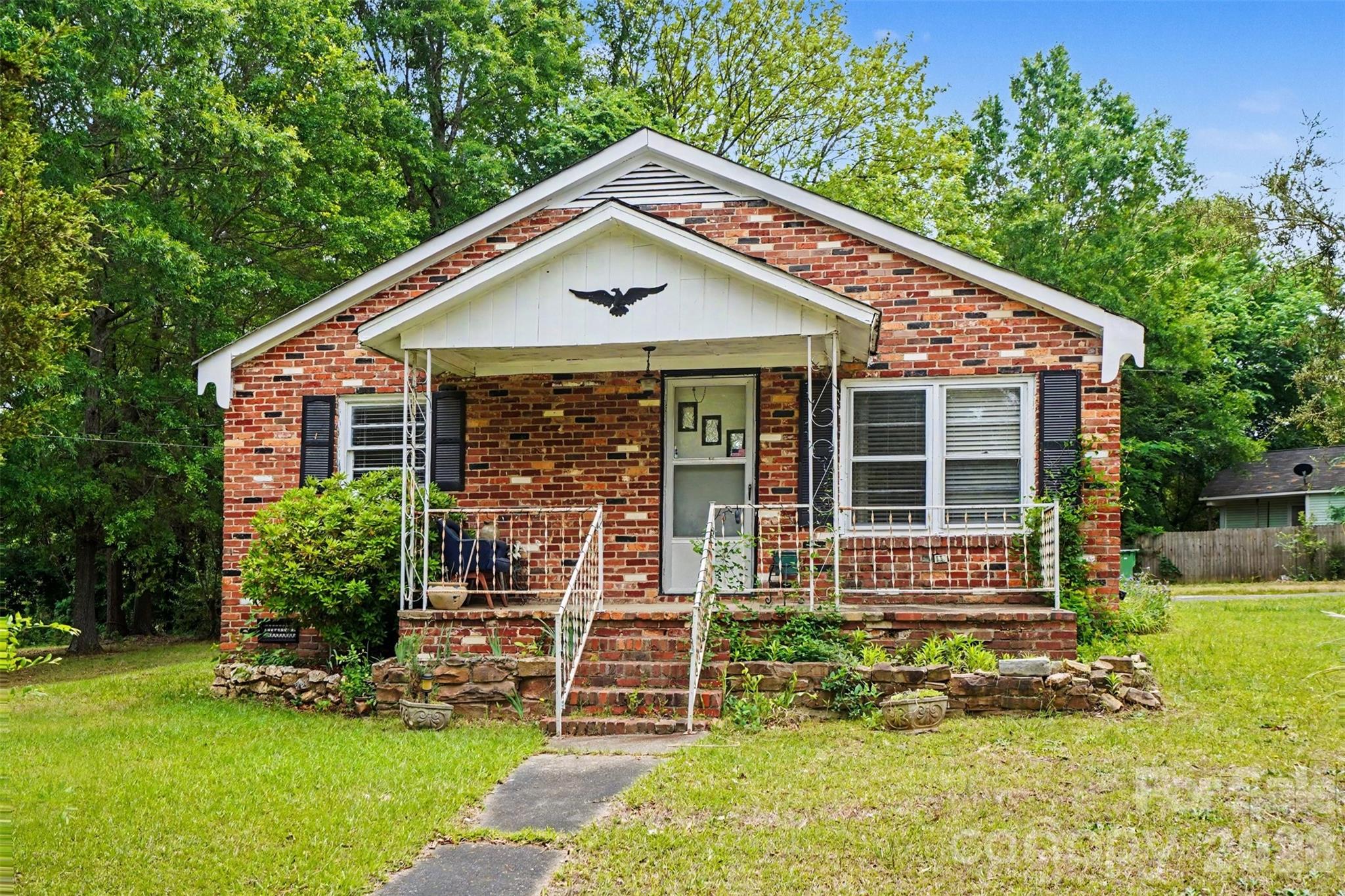 301 Hampton Road Property Photo 1