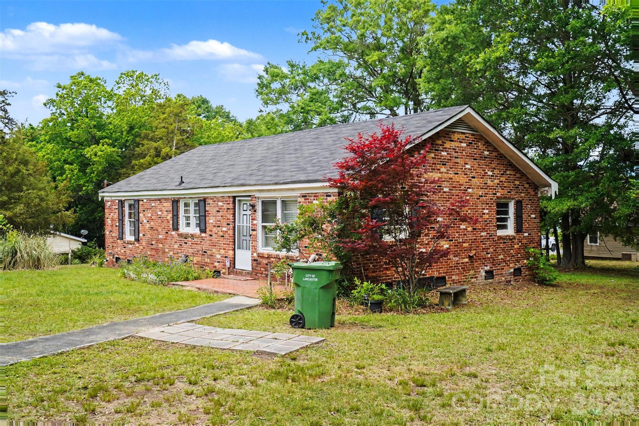 301 Hampton Road Property Photo 2