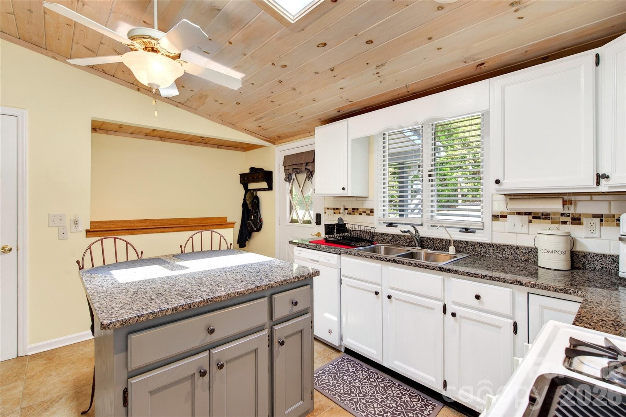 334 Harbor Lake Road Property Photo 8