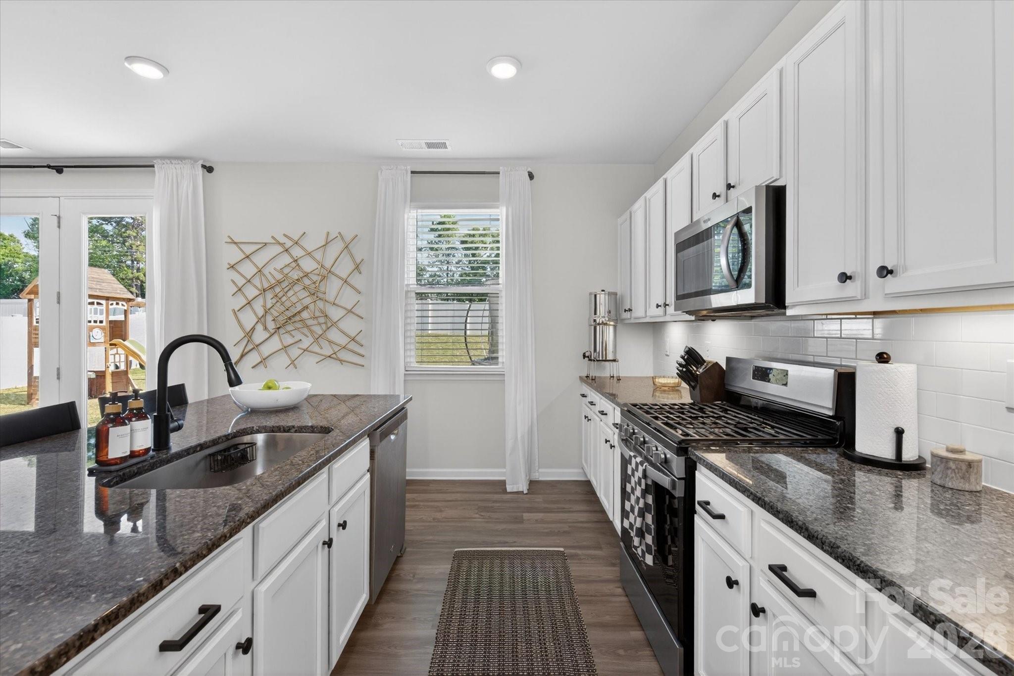 6002 Weddington Pointe Drive Property Photo 1
