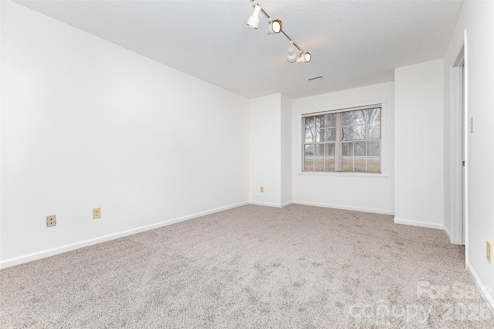 570 29th Avenue Drive Property Photo 12