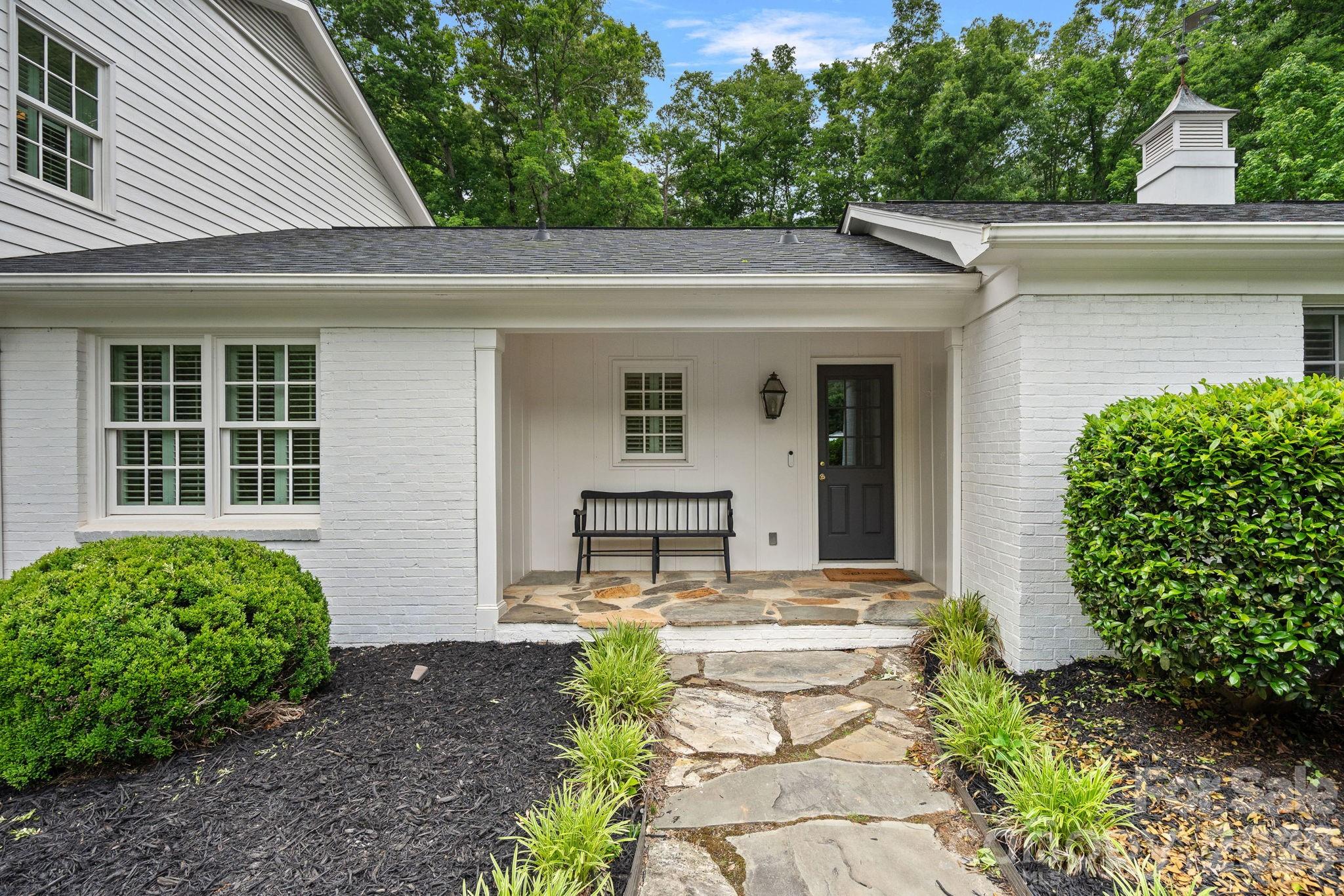 251 Ney Circle Property Photo 4