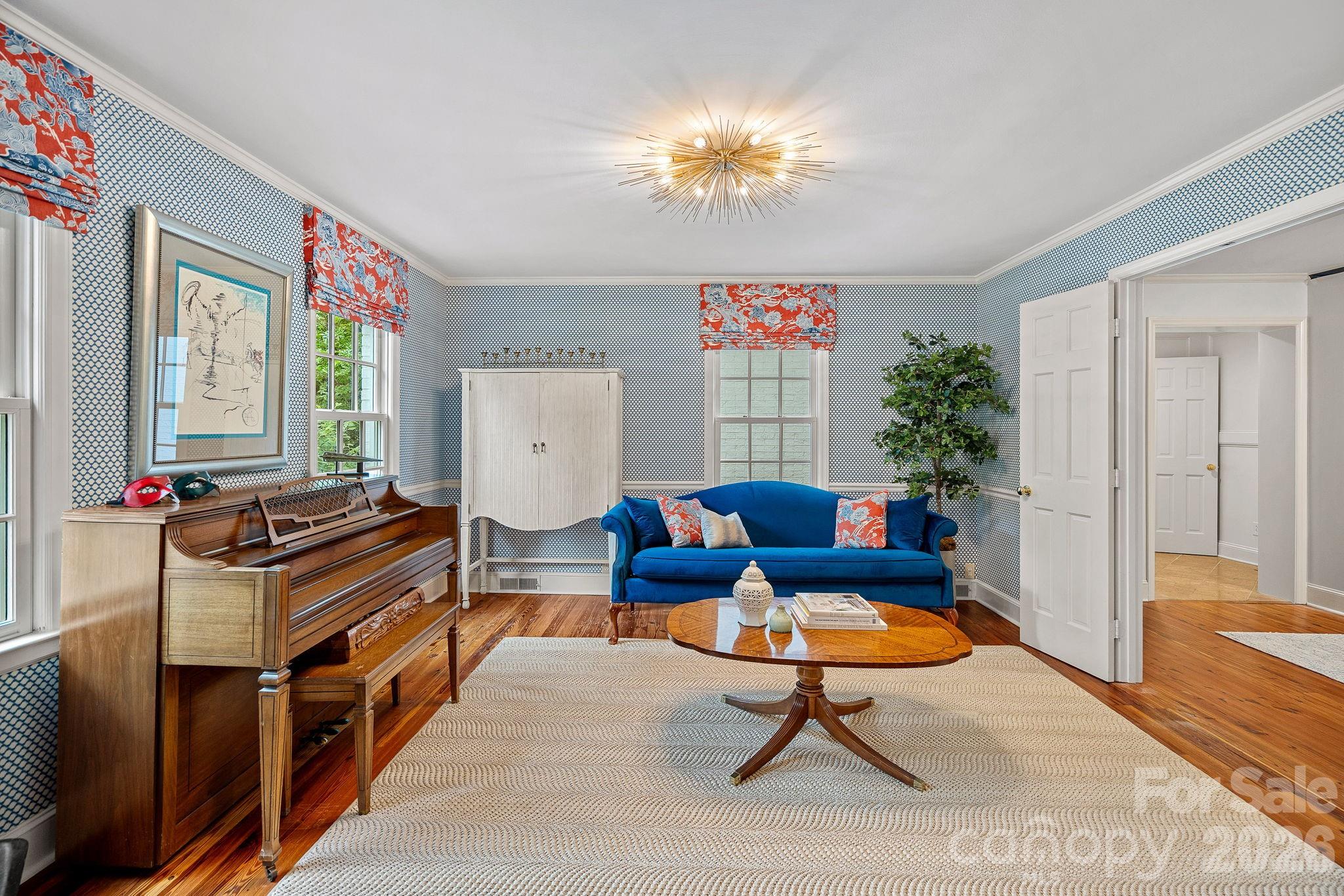 251 Ney Circle Property Photo 6