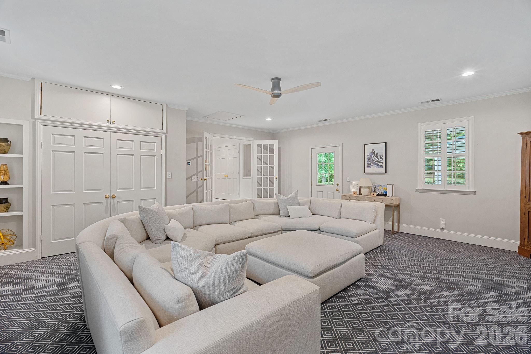 251 Ney Circle Property Photo 16
