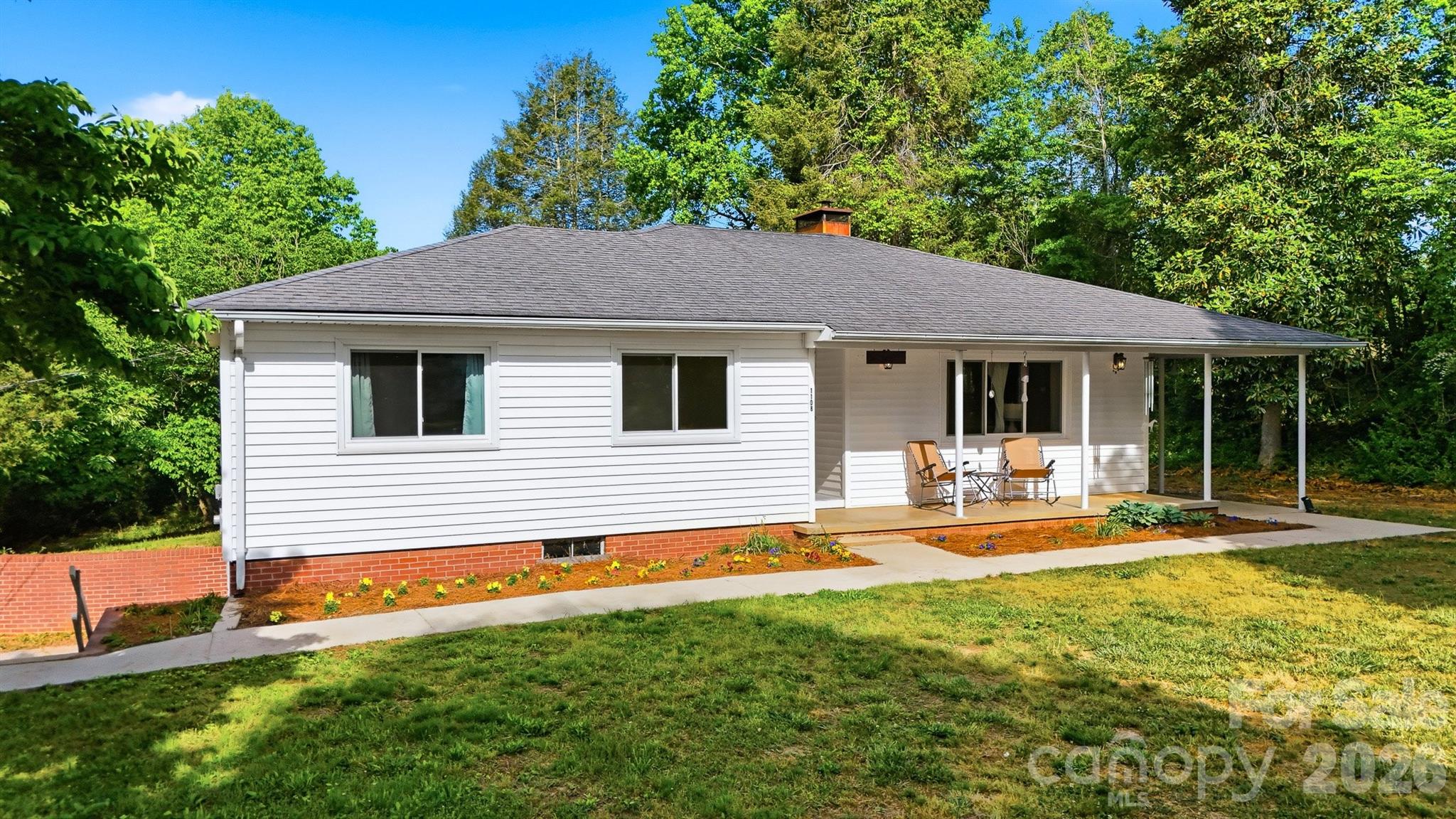 1108 Delwood Drive Property Photo 2
