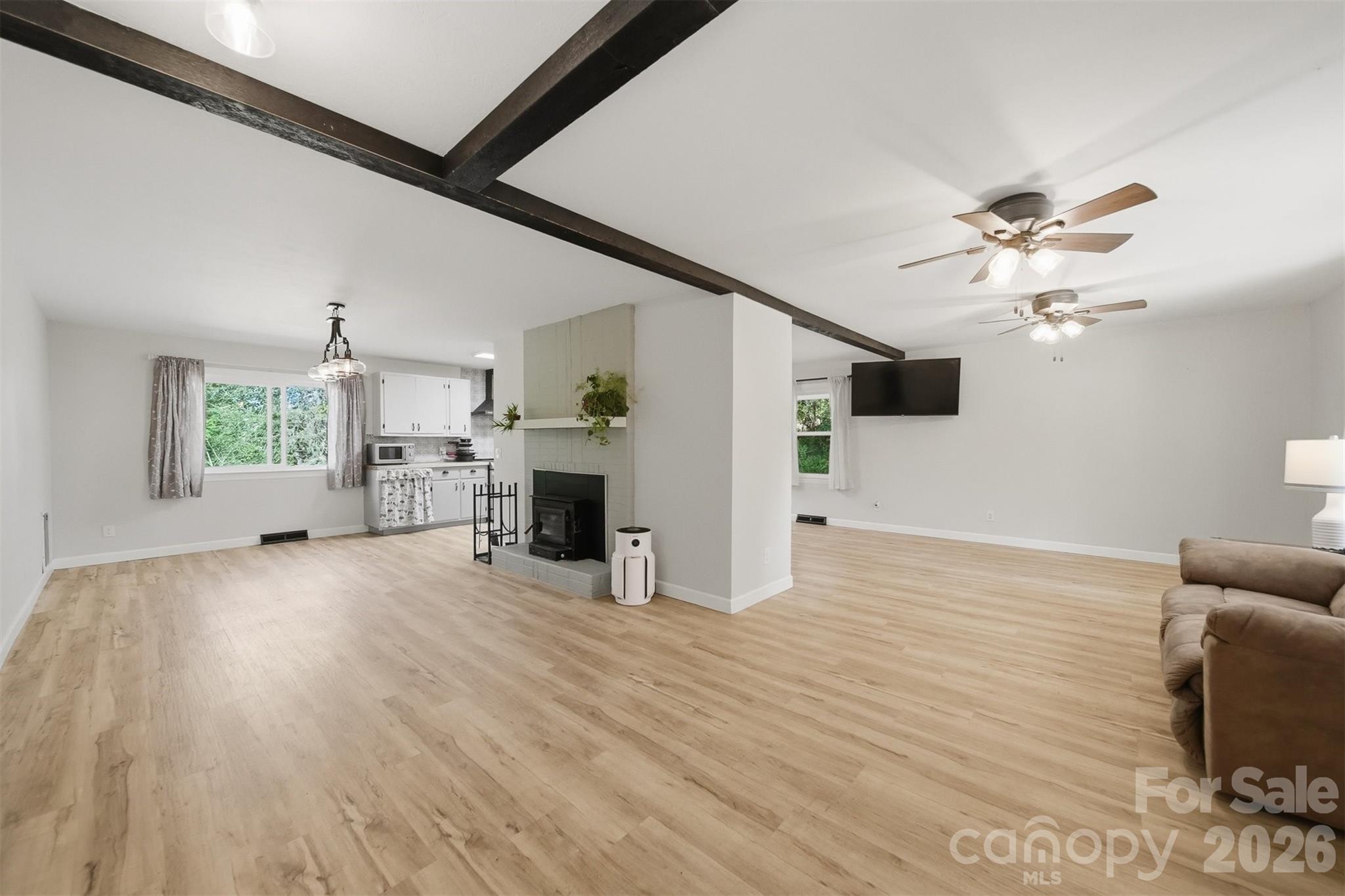1108 Delwood Drive Property Photo 5