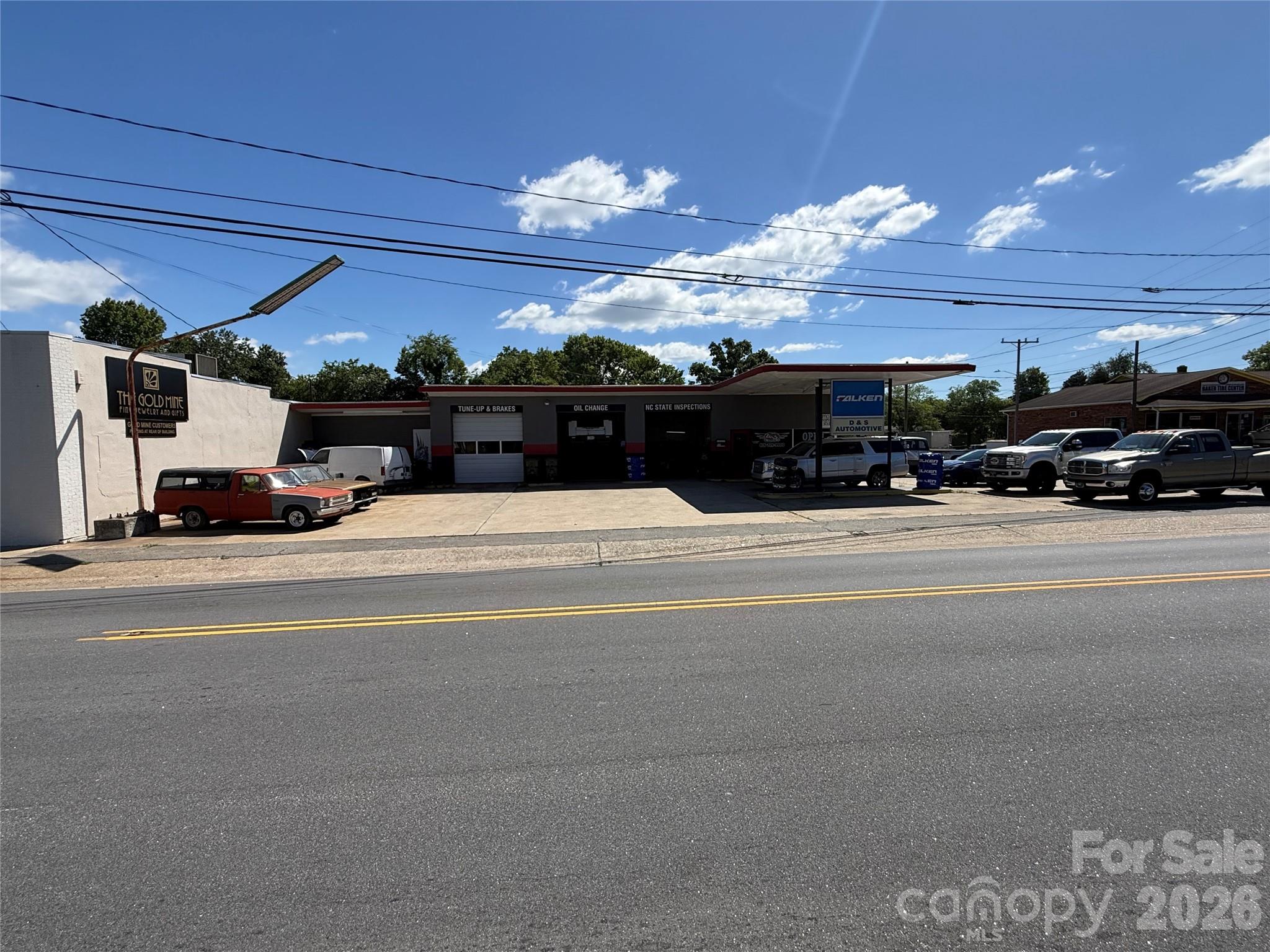 551 Main Street Property Photo 2