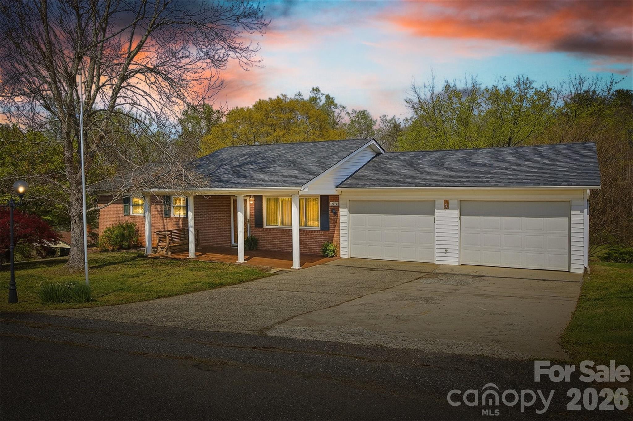 2174 Chester Avenue Property Photo 3