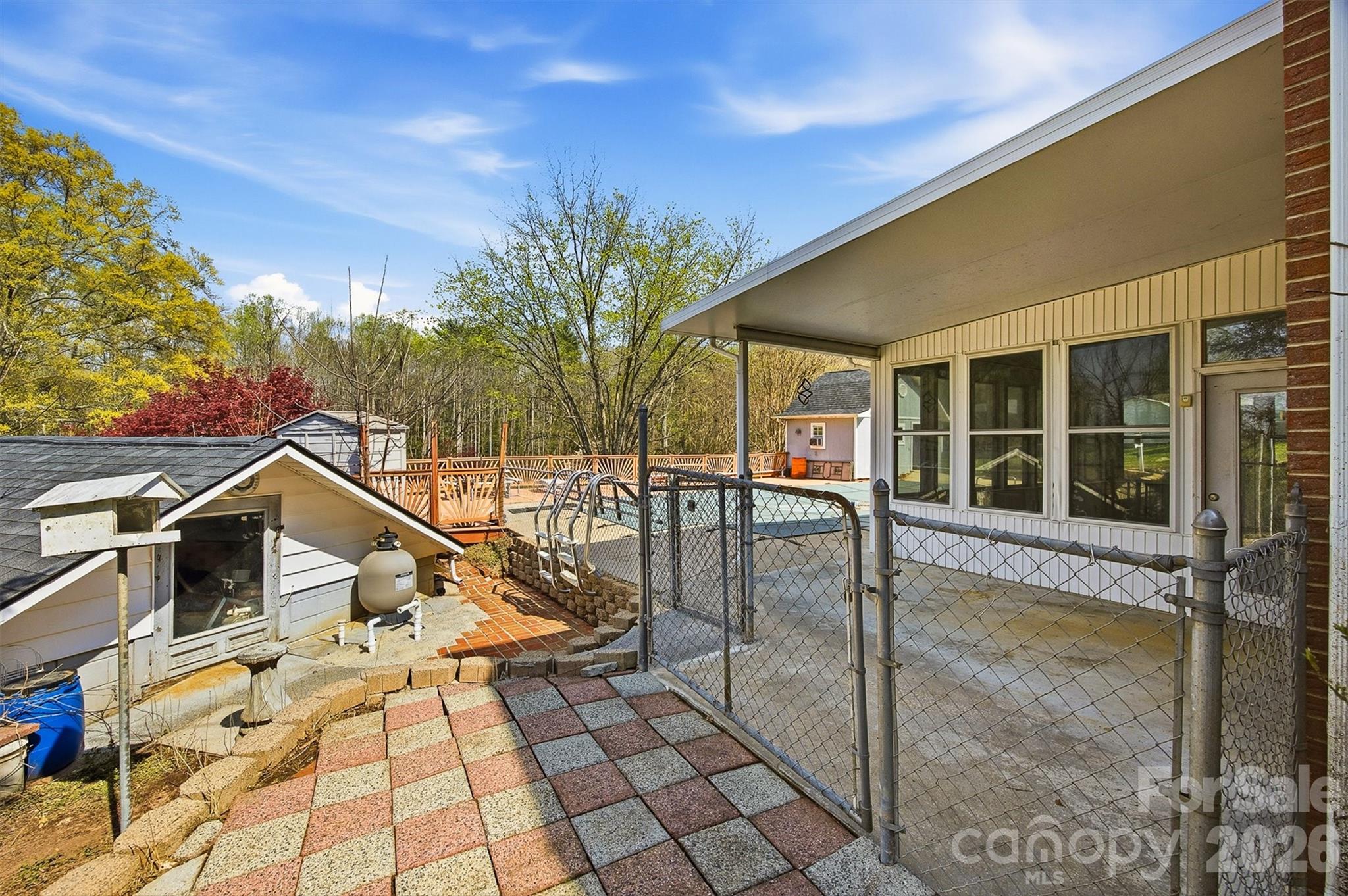 2174 Chester Avenue Property Photo 8