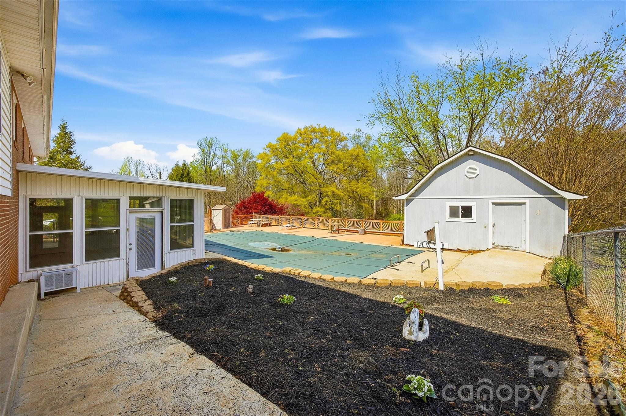 2174 Chester Avenue Property Photo 16