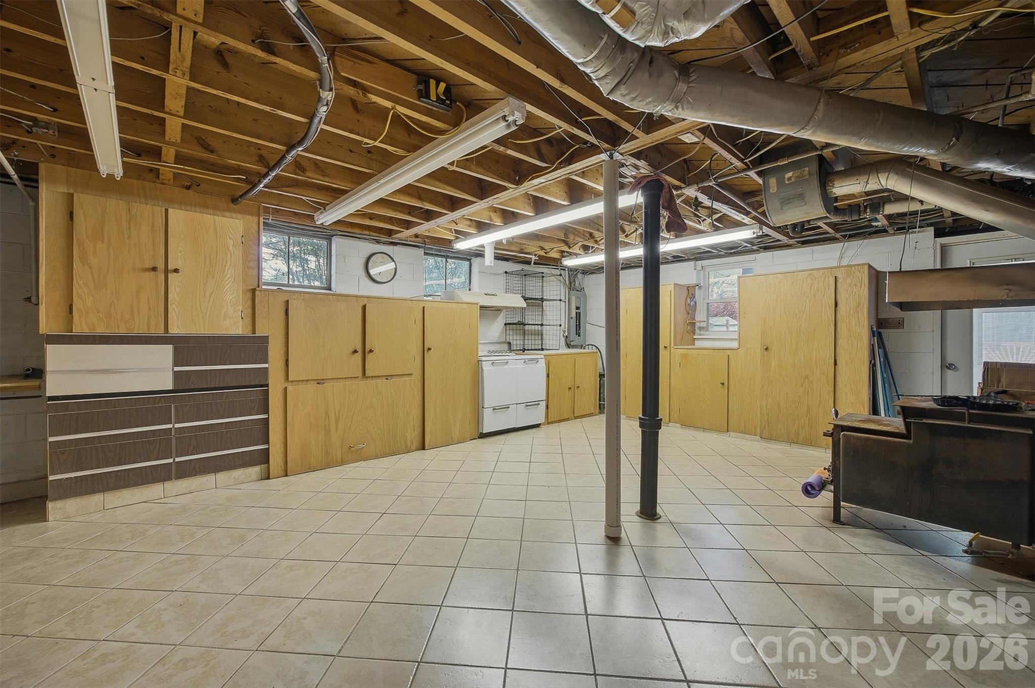 2174 Chester Avenue Property Photo 35