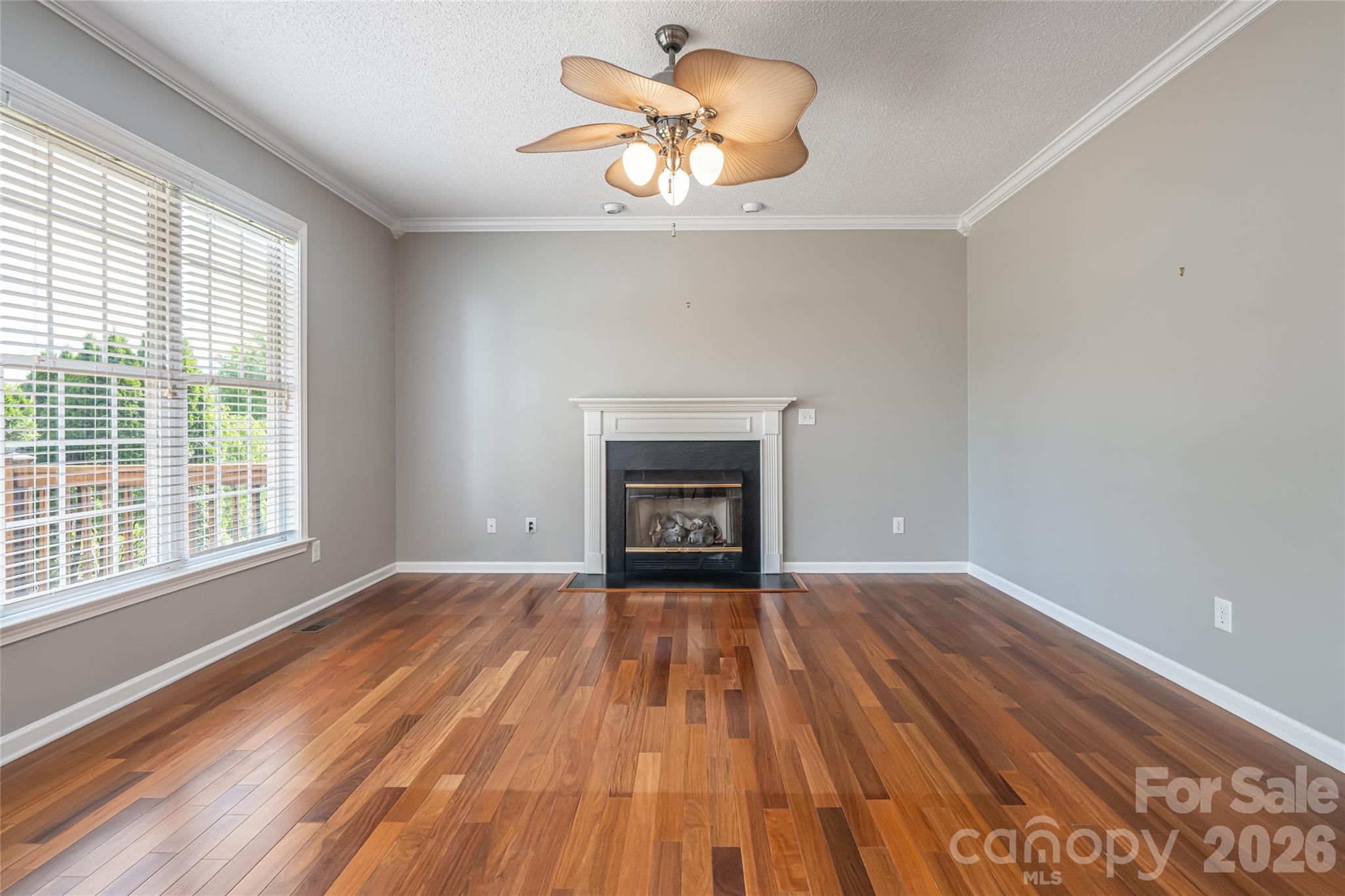 48 Brownstone Court Property Photo 4