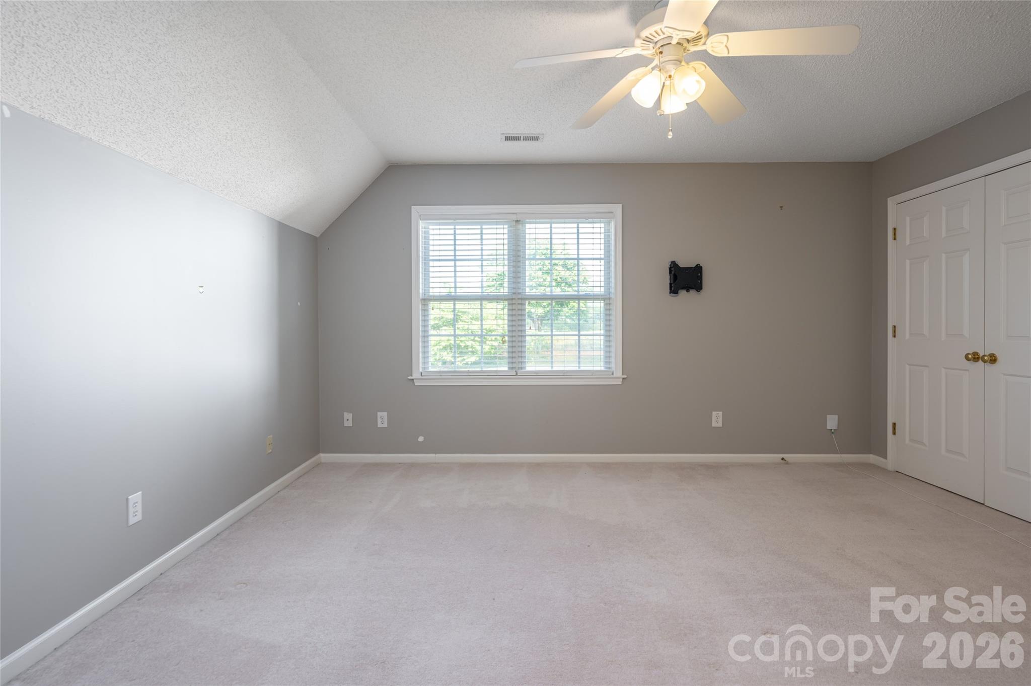 48 Brownstone Court Property Photo 25