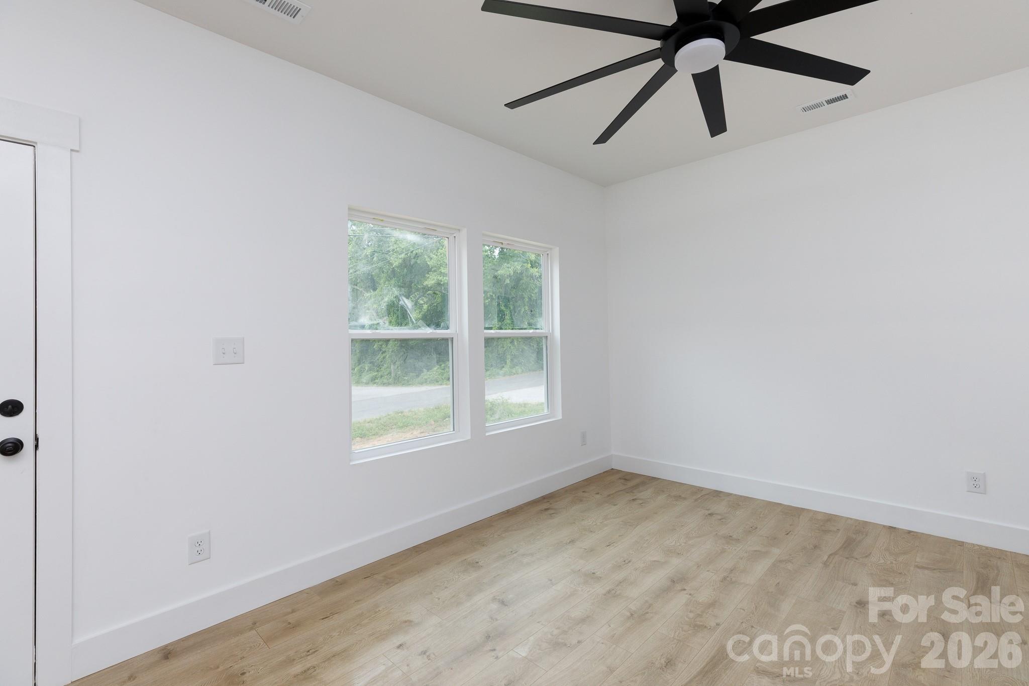 7.5 Wilson Avenue Property Photo 3