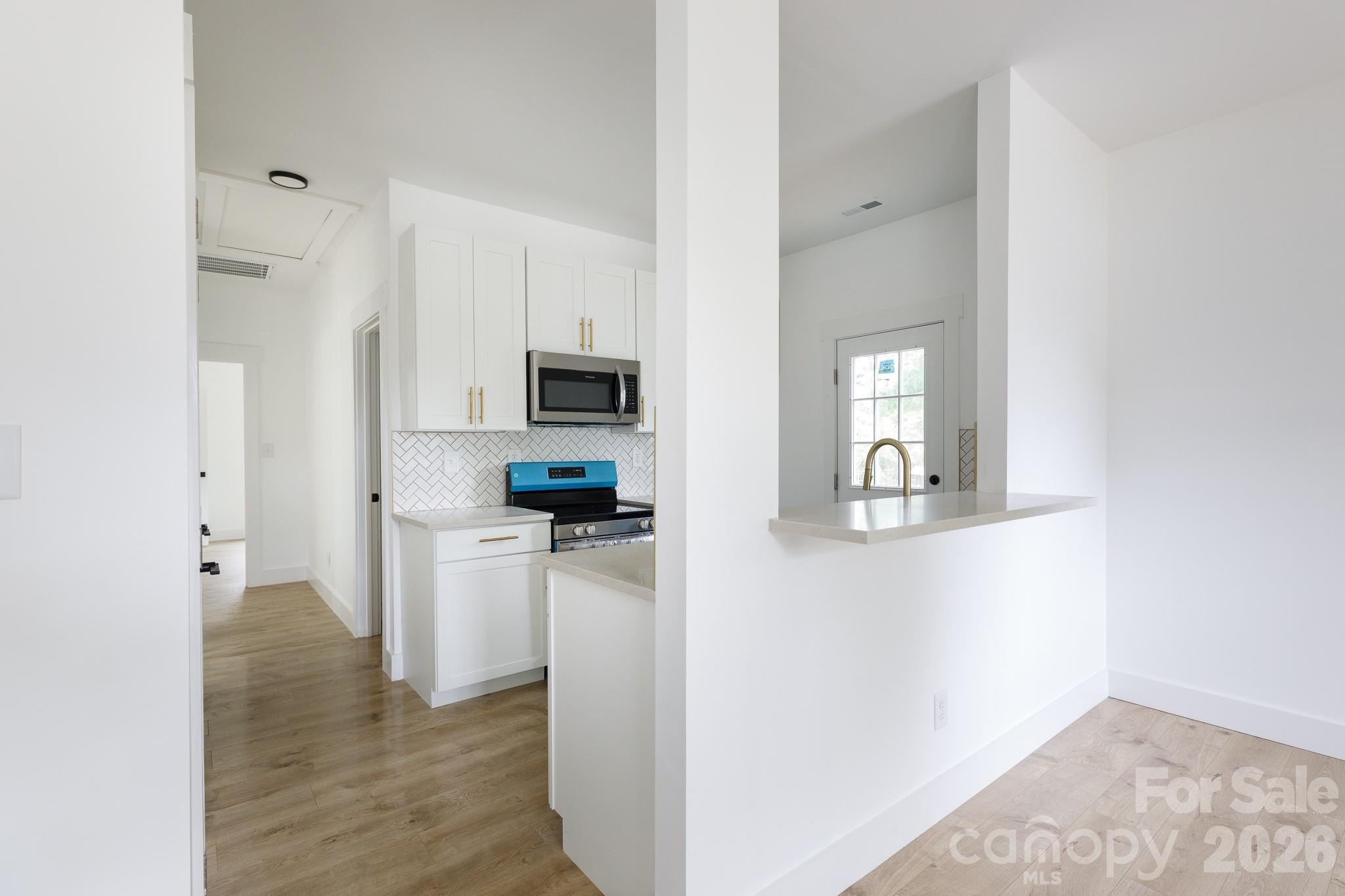 7.5 Wilson Avenue Property Photo 6