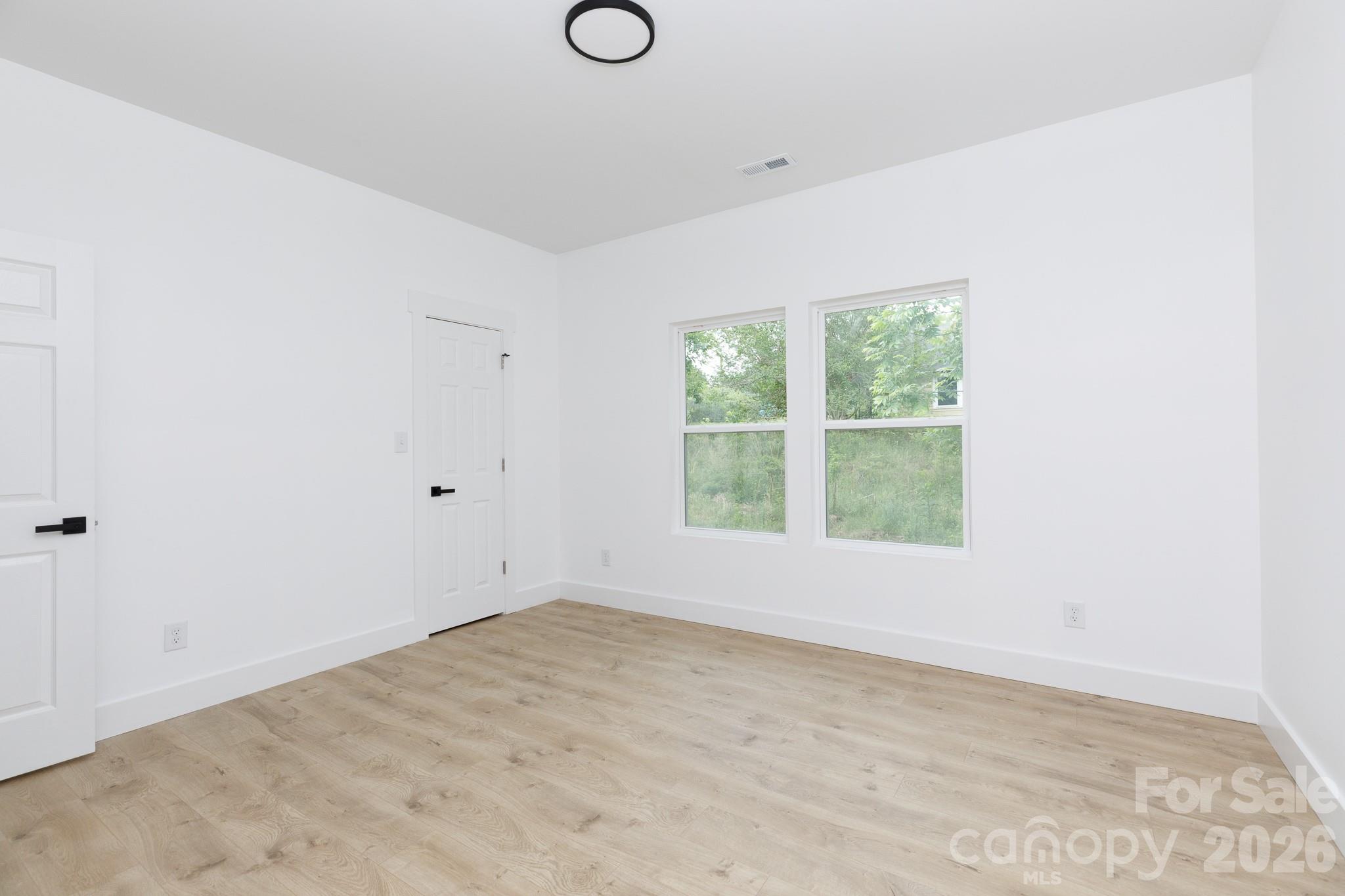 7.5 Wilson Avenue Property Photo 15