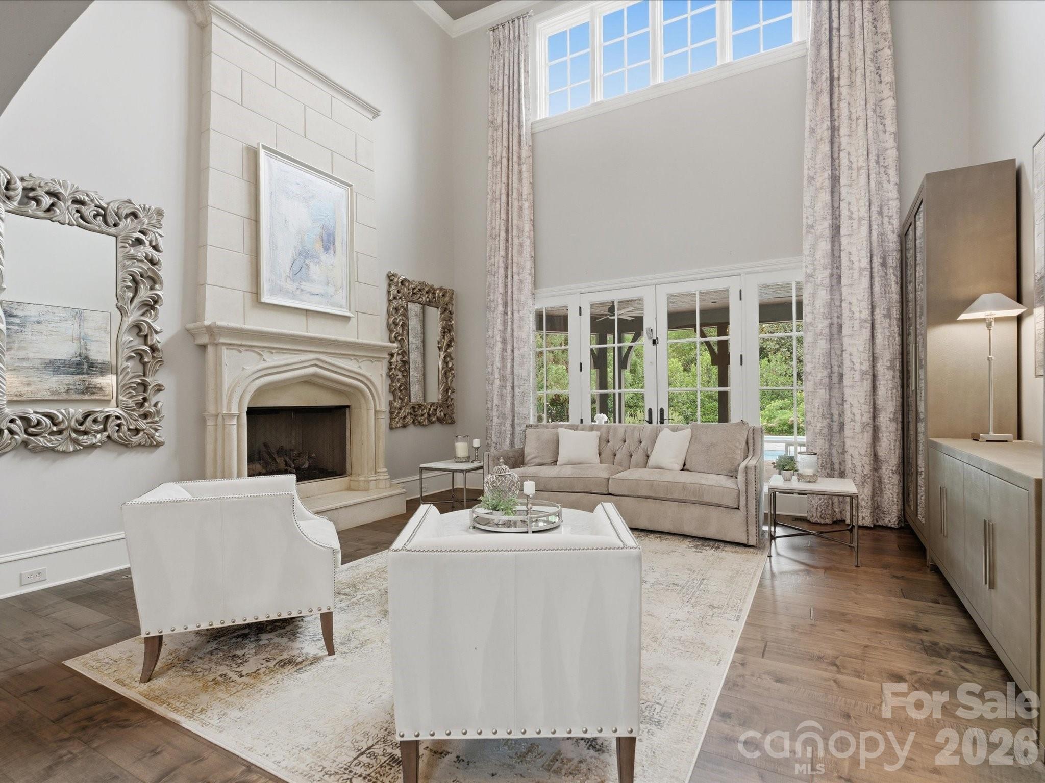 200 Oakmont Lane Property Photo 9