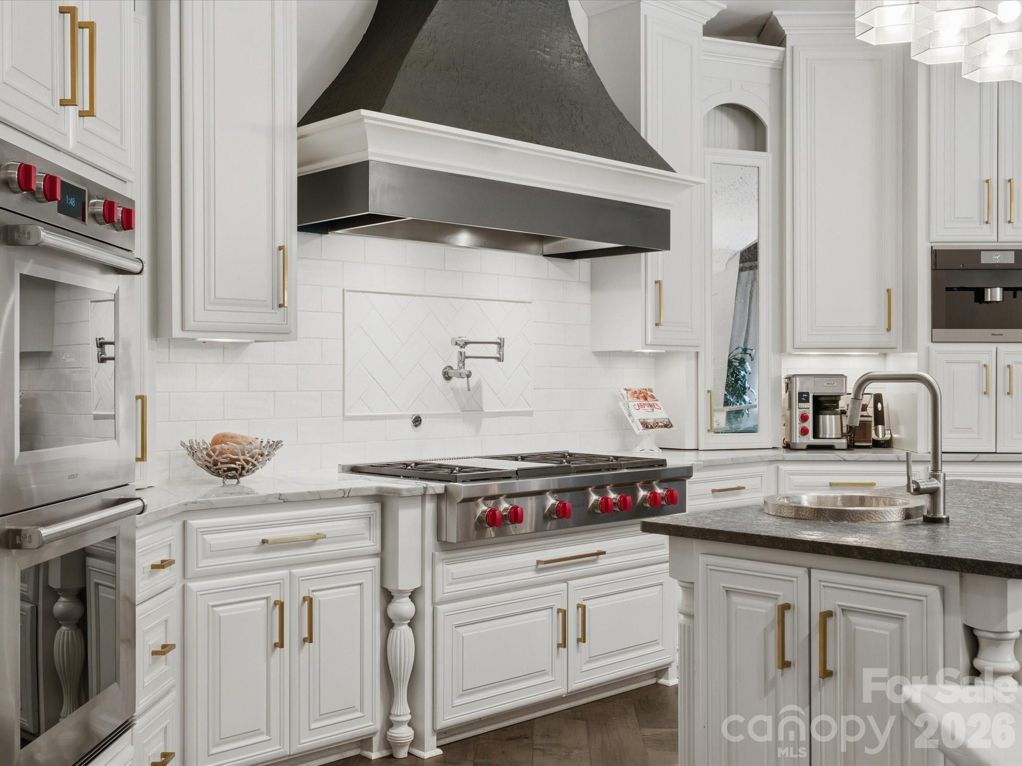 200 Oakmont Lane Property Photo 12
