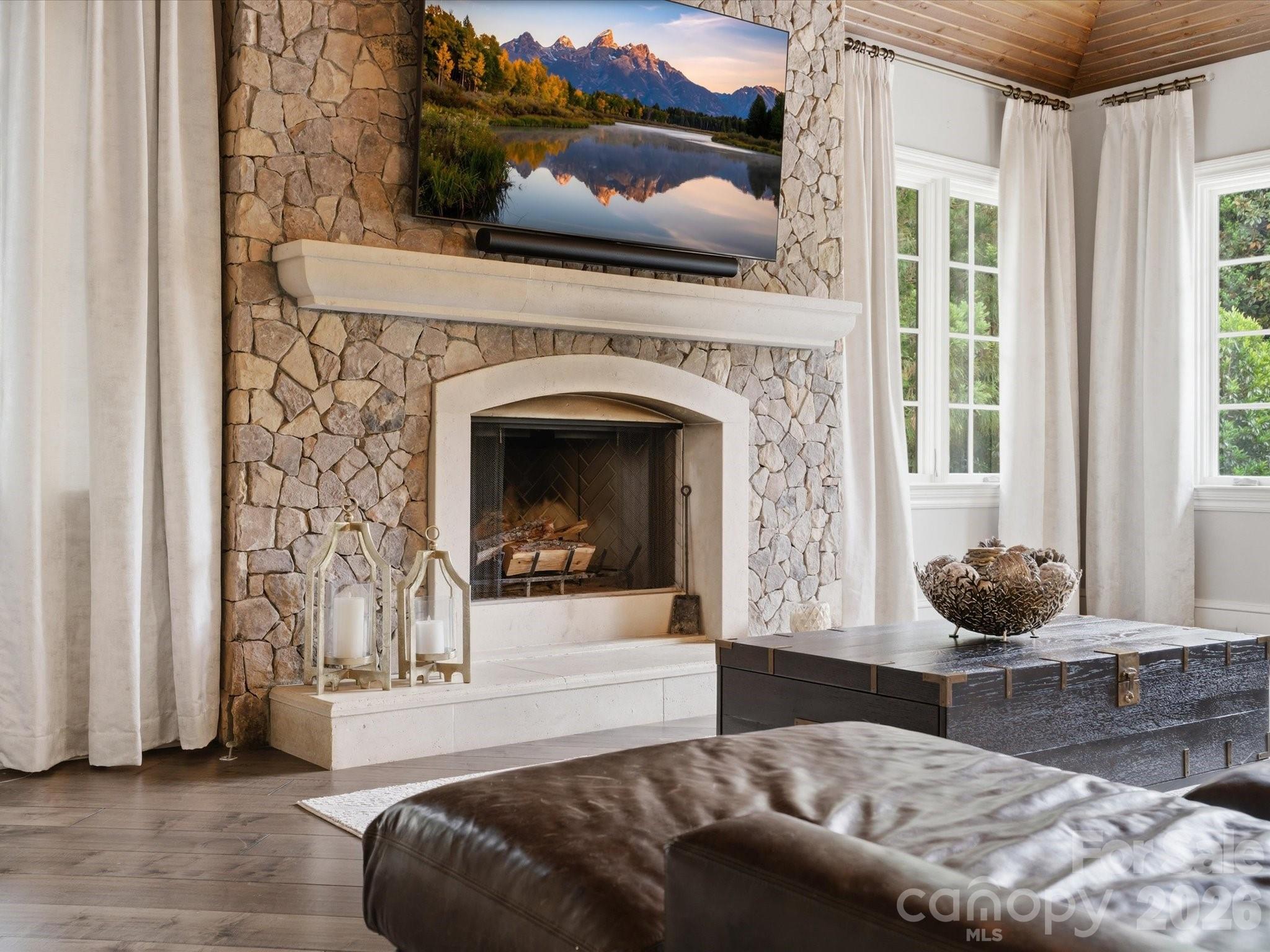 200 Oakmont Lane Property Photo 14