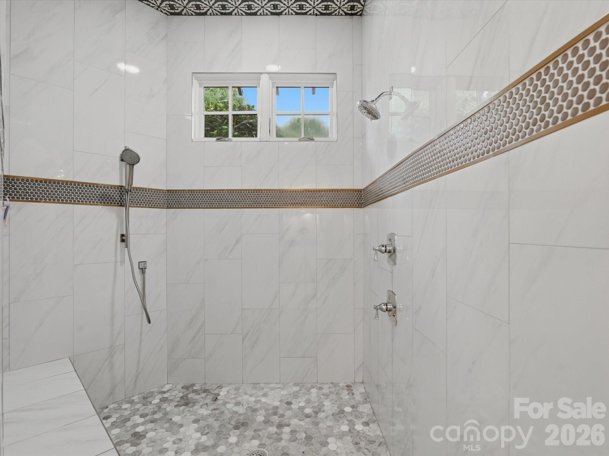 200 Oakmont Lane Property Photo 26