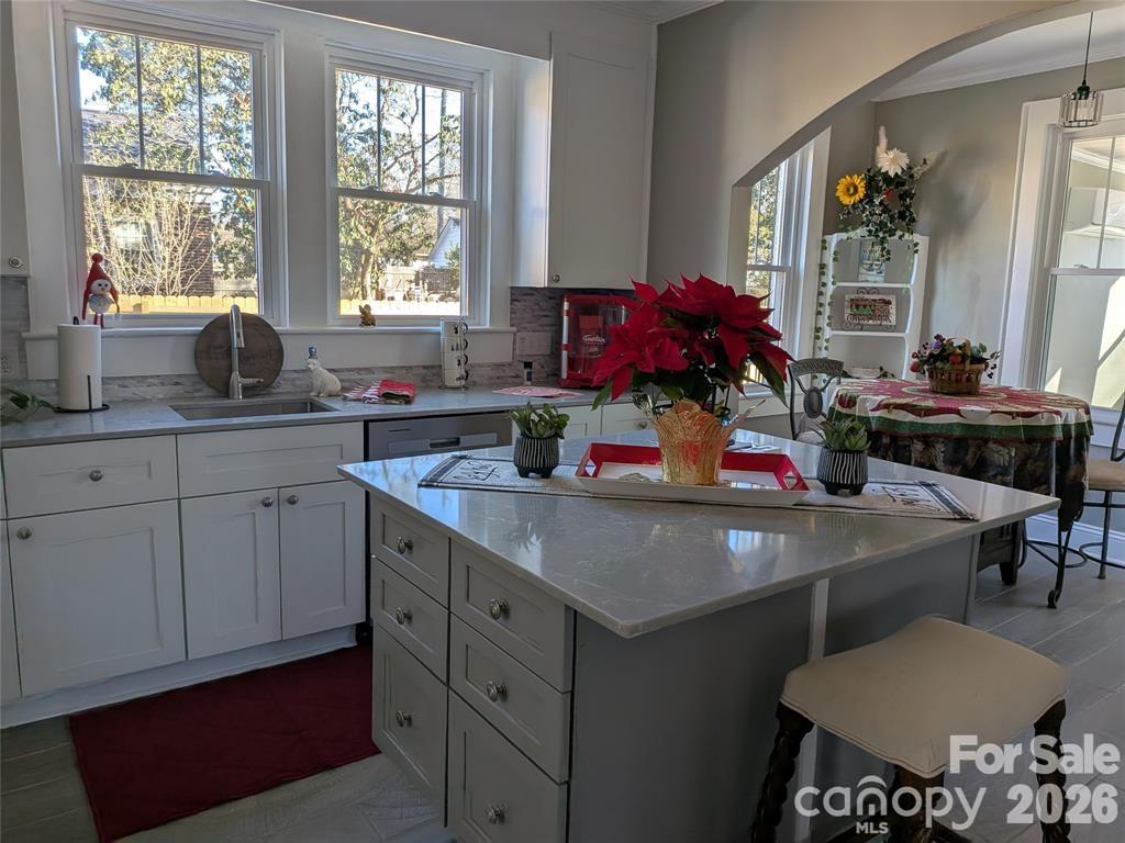 933 W Warren Street Property Photo 12