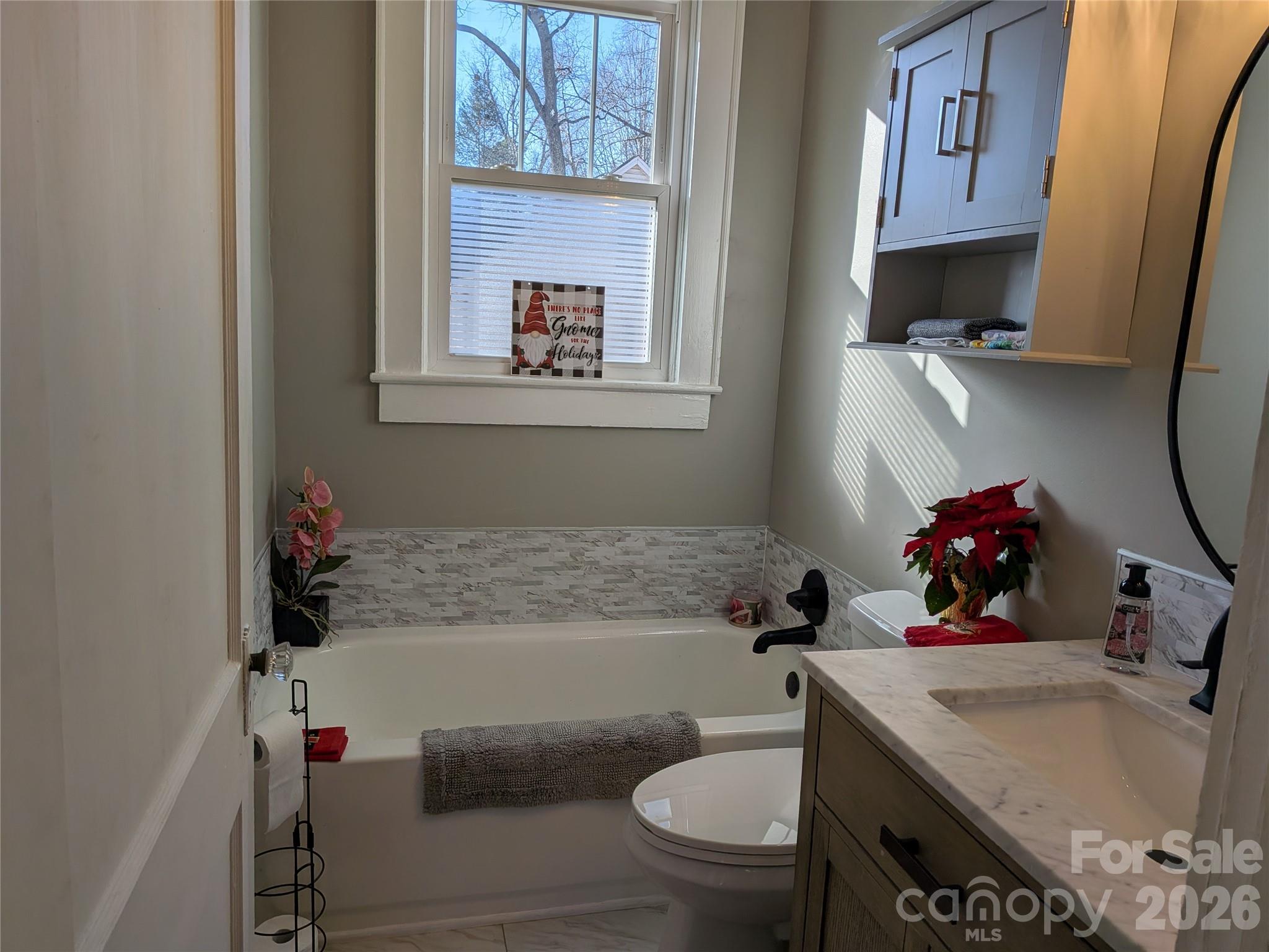 933 W Warren Street Property Photo 15
