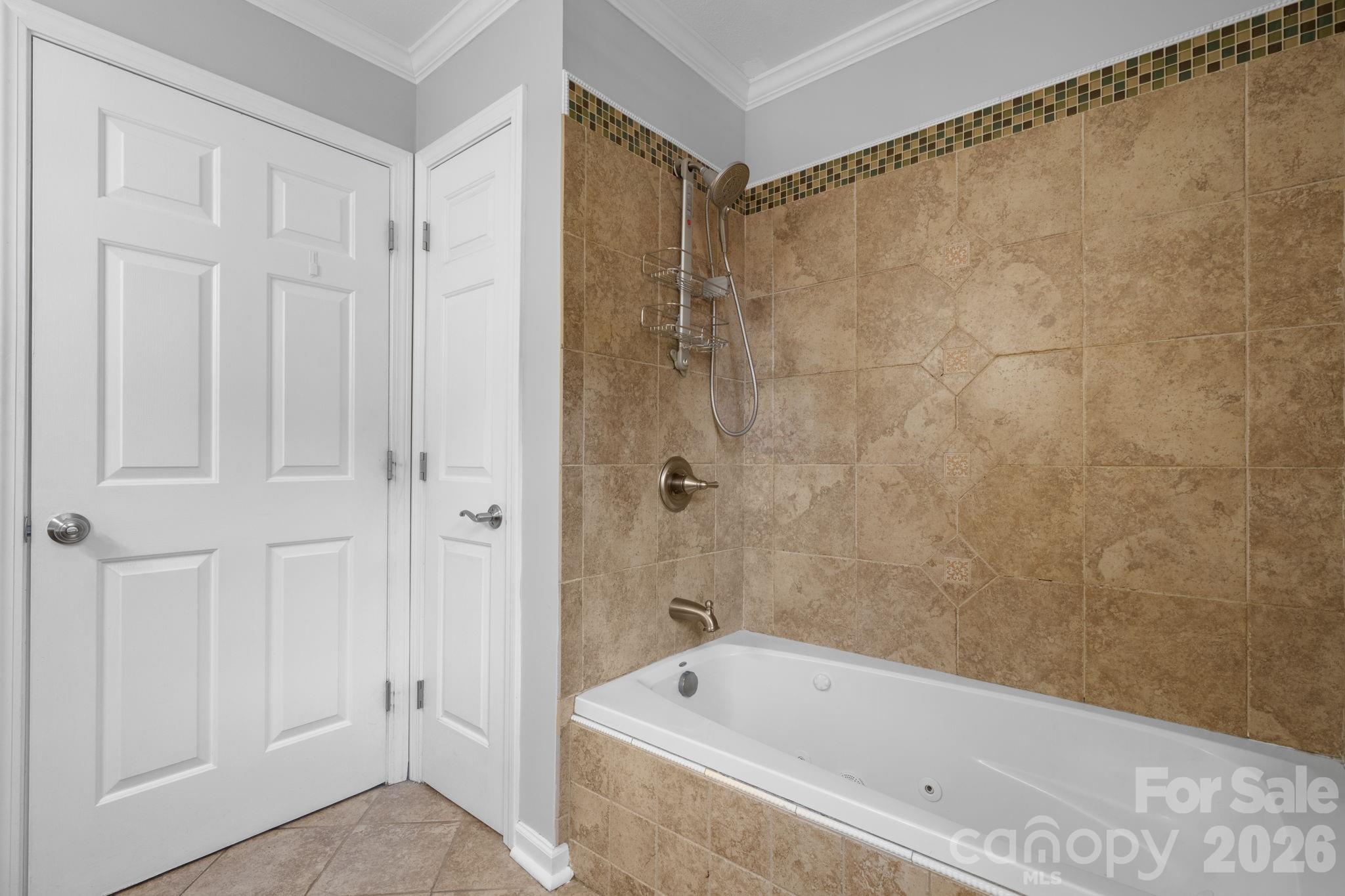 2025 34th Avenue Drive Property Photo 23