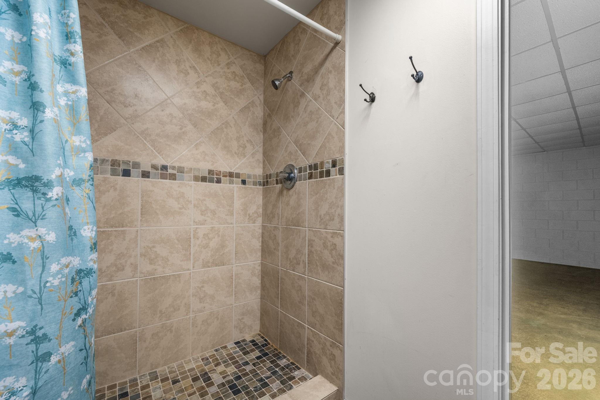 2025 34th Avenue Drive Property Photo 33