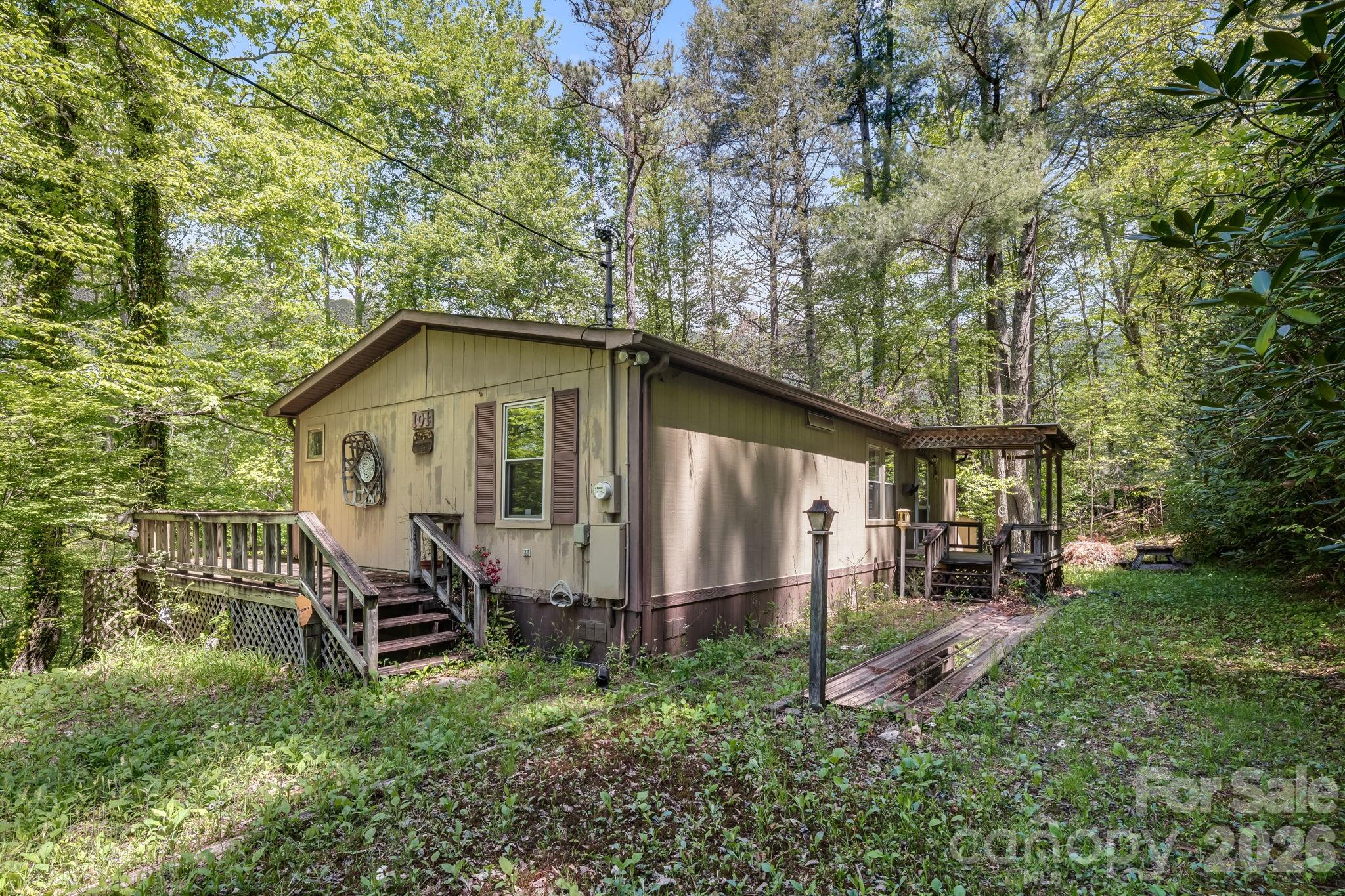 101 Serenity Lane Property Photo 2
