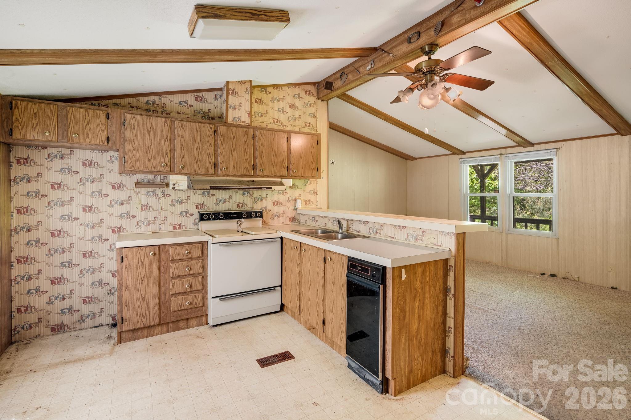 101 Serenity Lane Property Photo 12