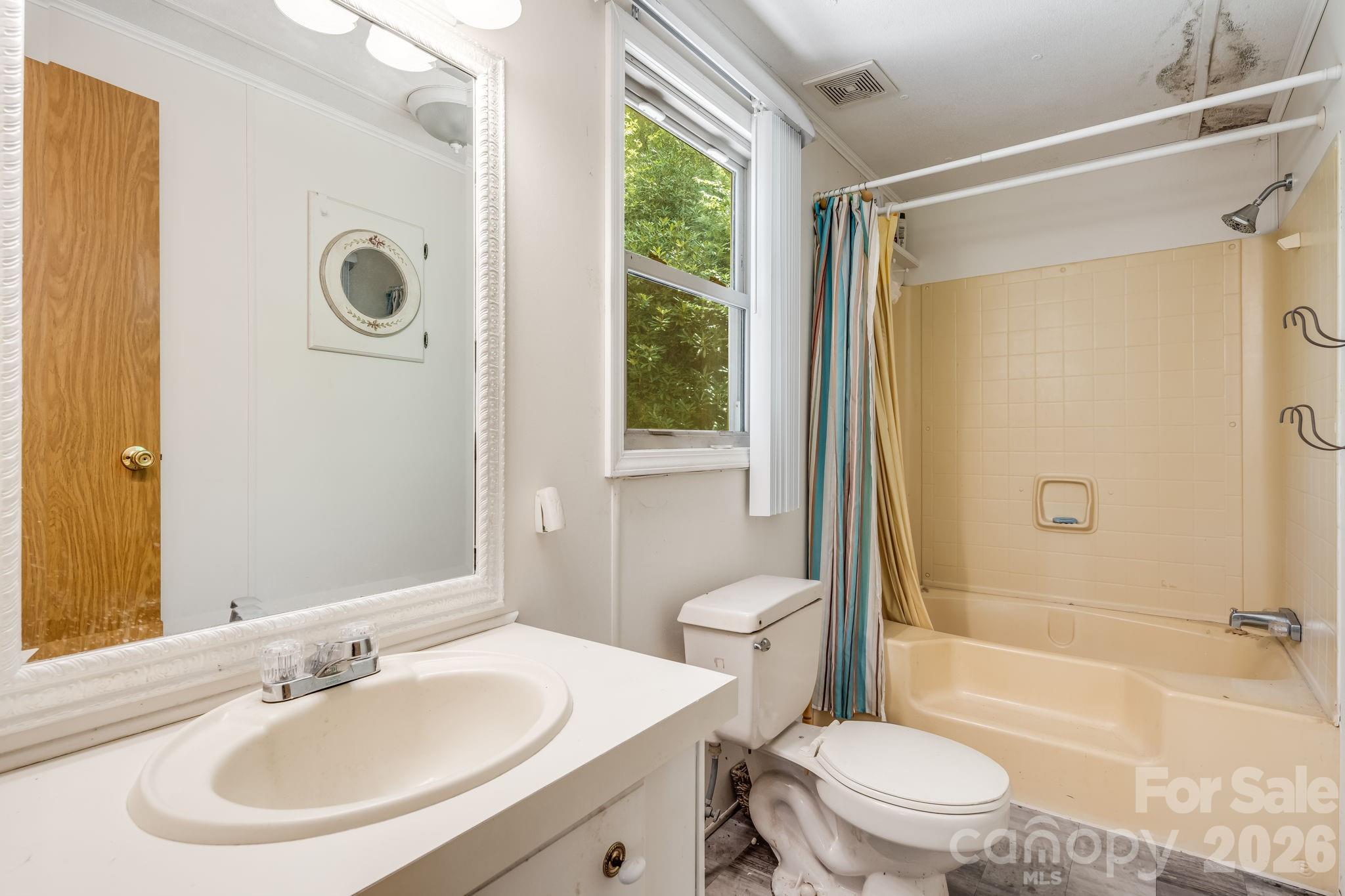 101 Serenity Lane Property Photo 23