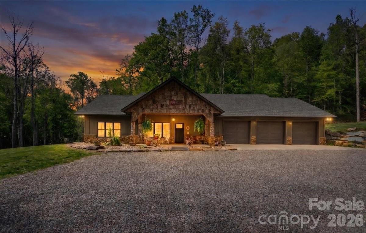 183 Mayfly Court Property Photo 2