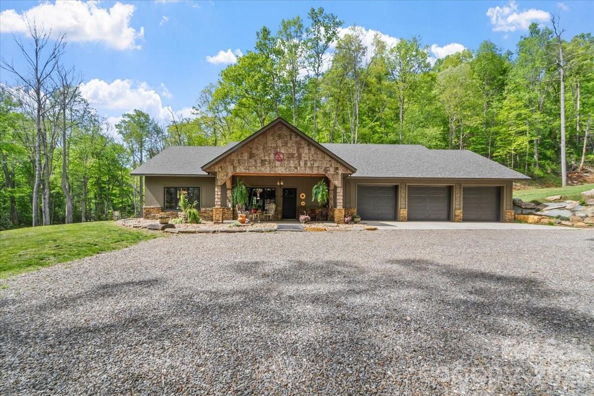 183 Mayfly Court Property Photo 3