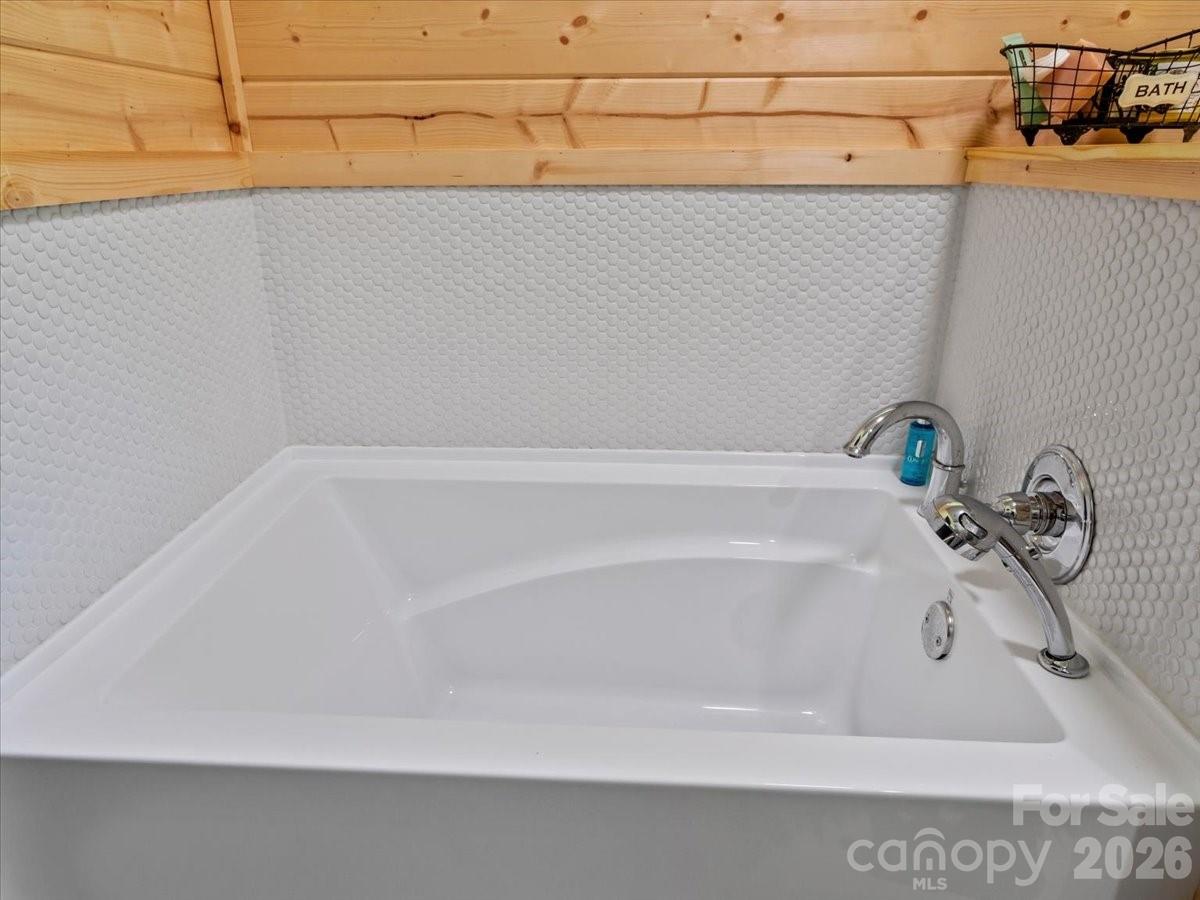 183 Mayfly Court Property Photo 26